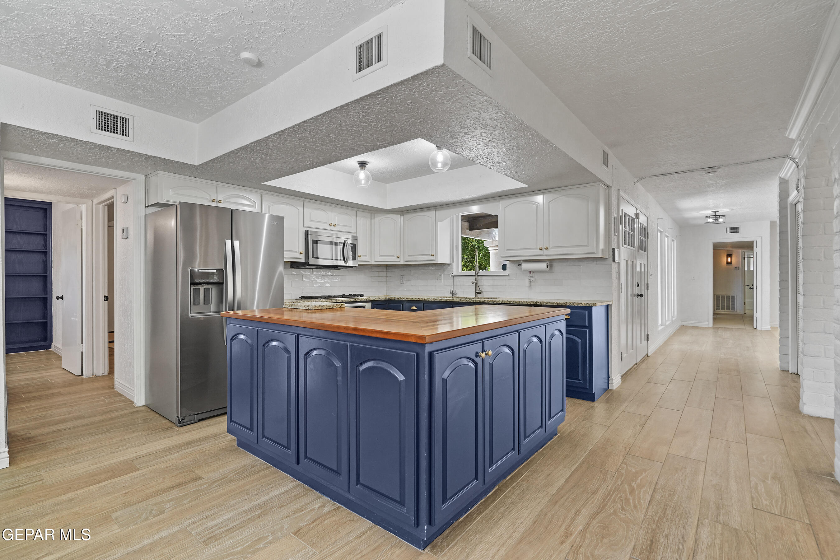 5233 White Oak Drive