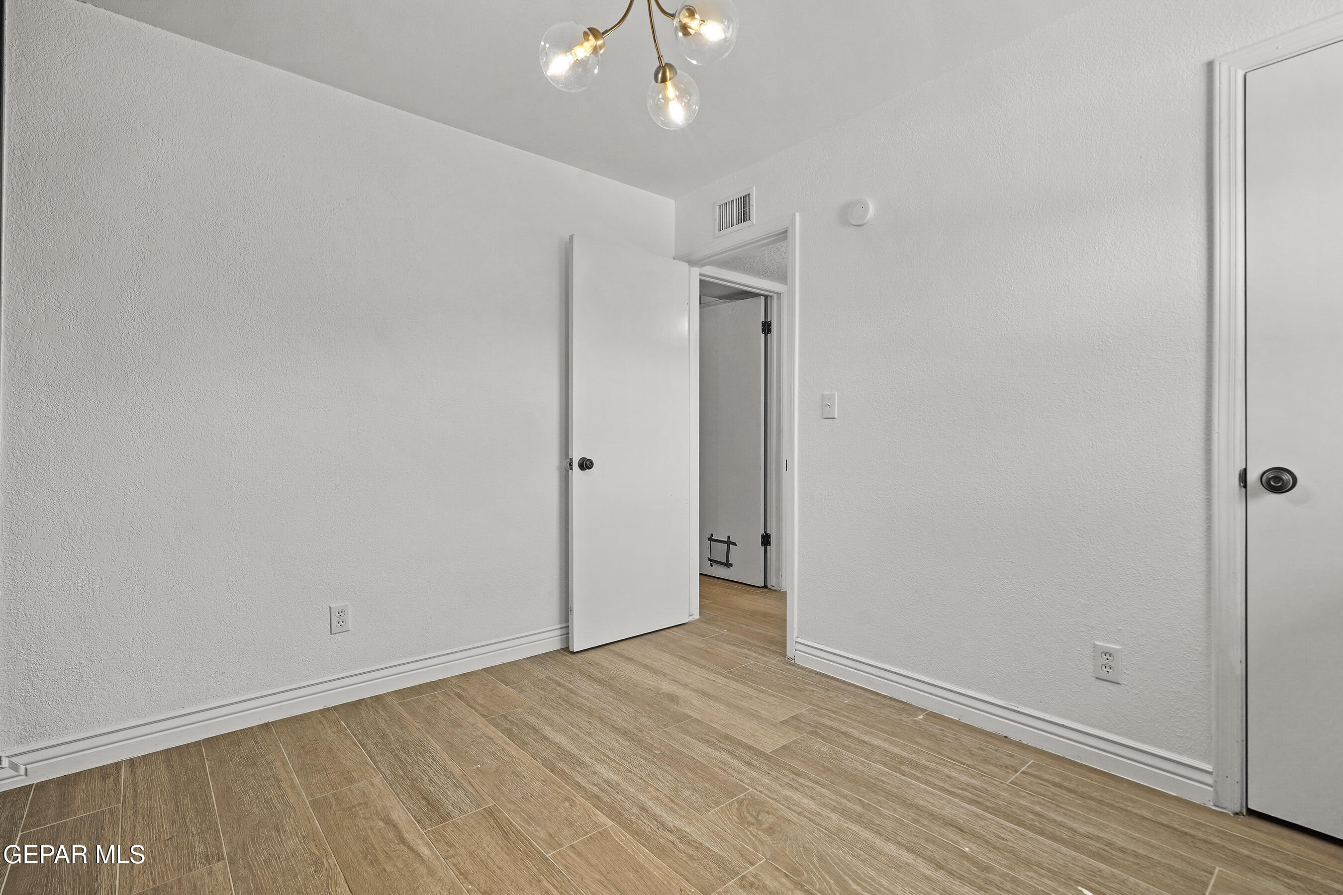 5233 White Oak Drive