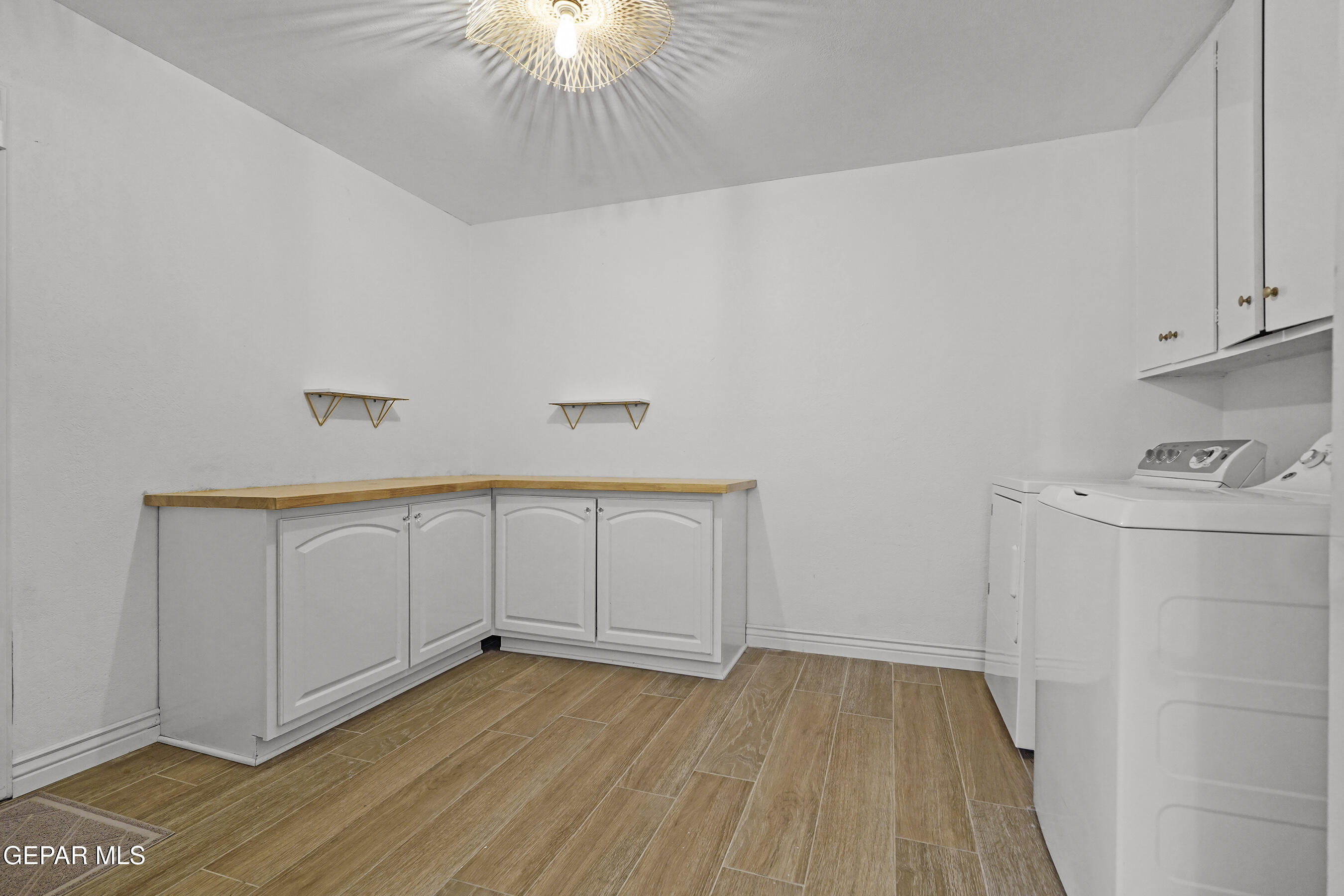 5233 White Oak Drive