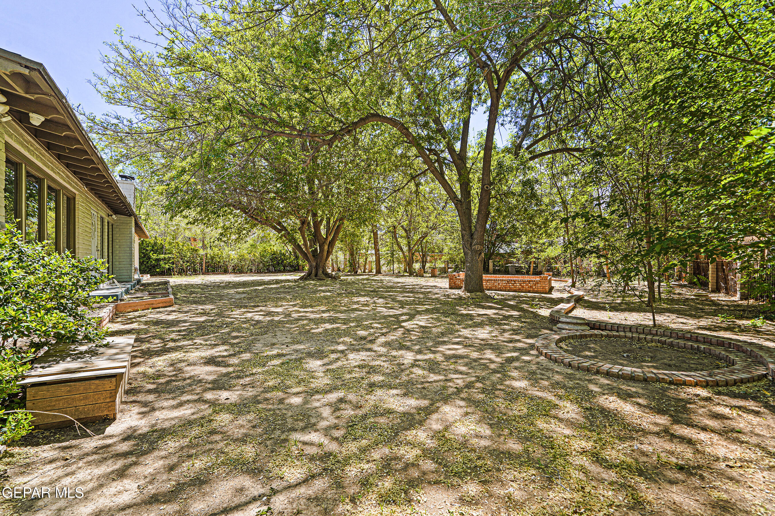 5233 White Oak Drive