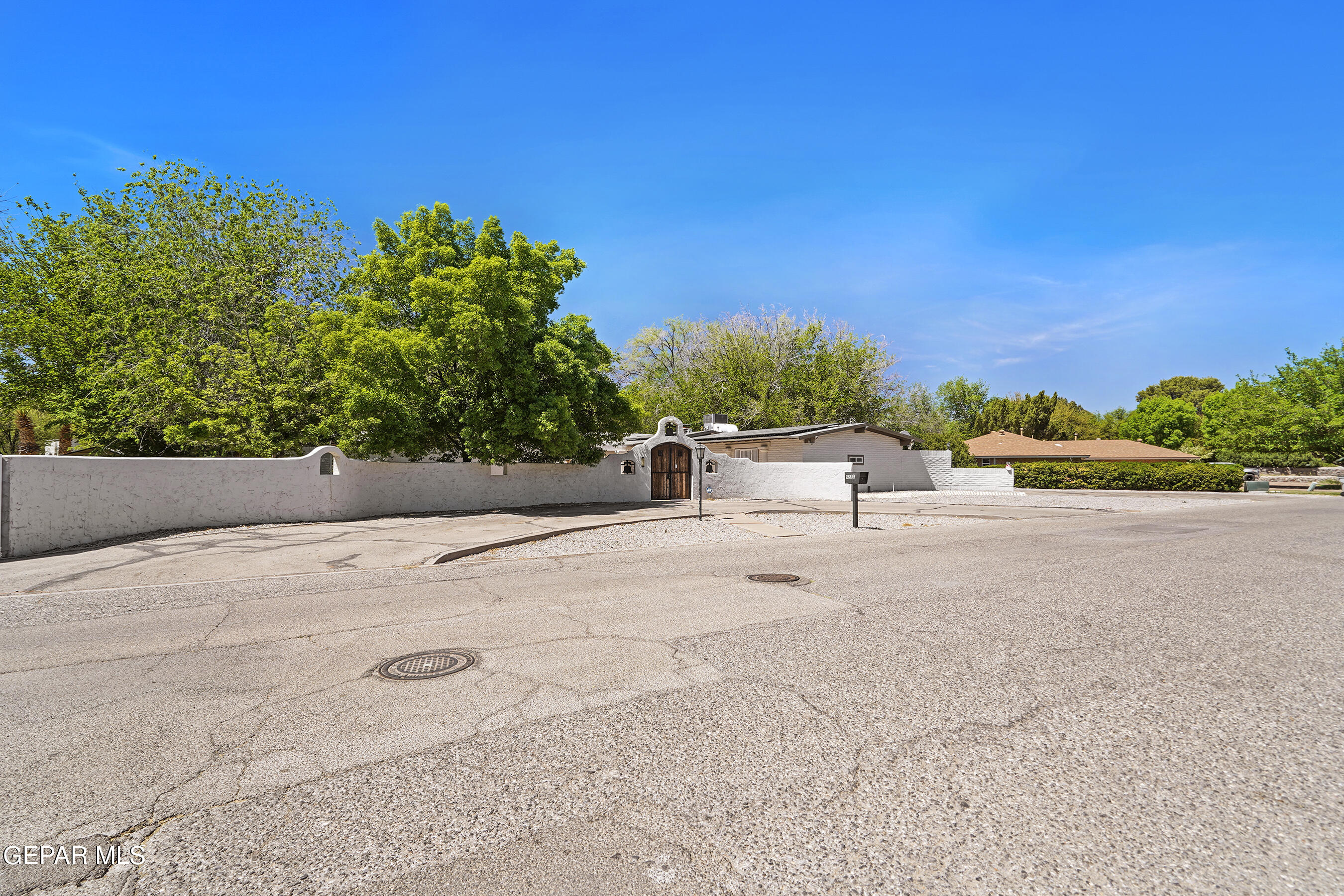 5233 White Oak Drive