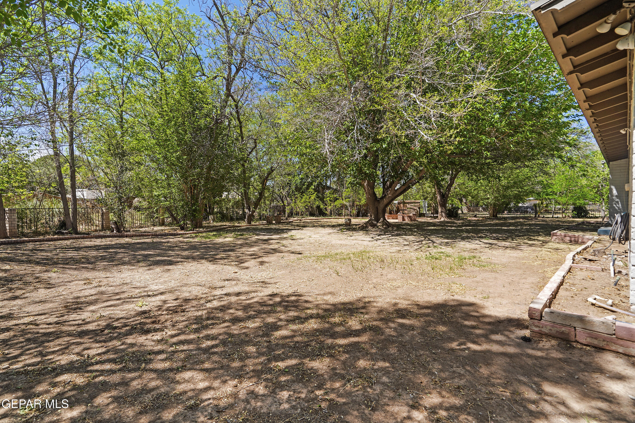 5233 White Oak Drive