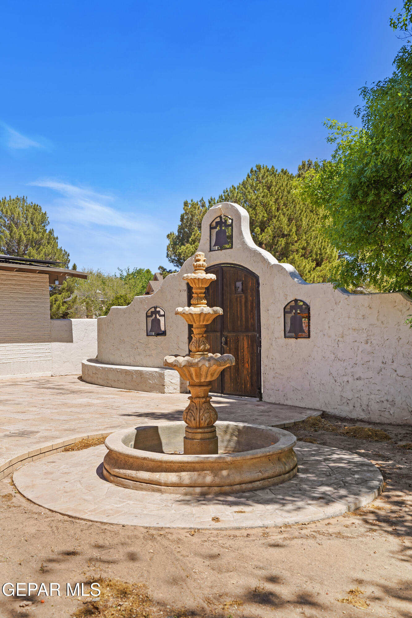 5233 White Oak Drive