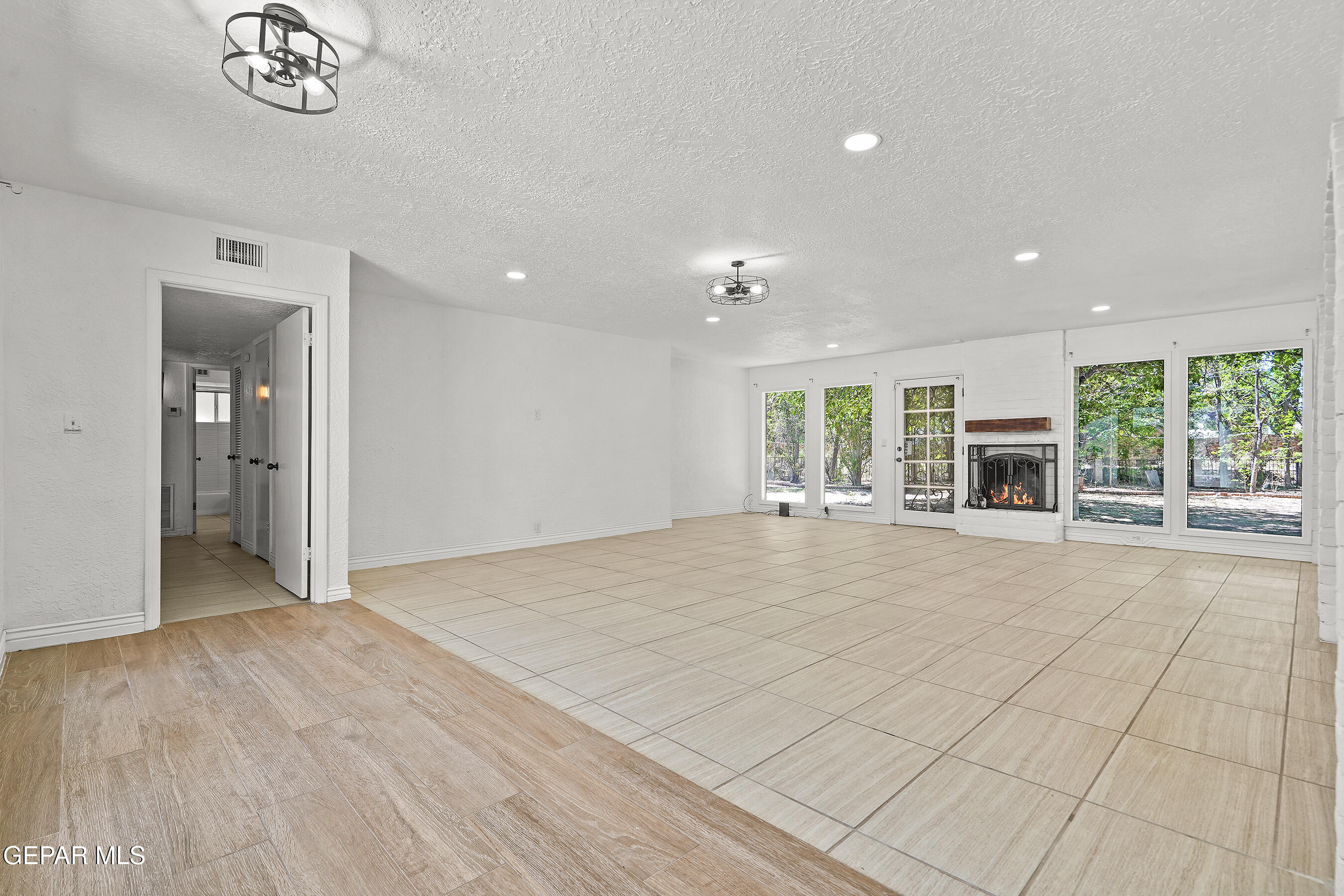 5233 White Oak Drive