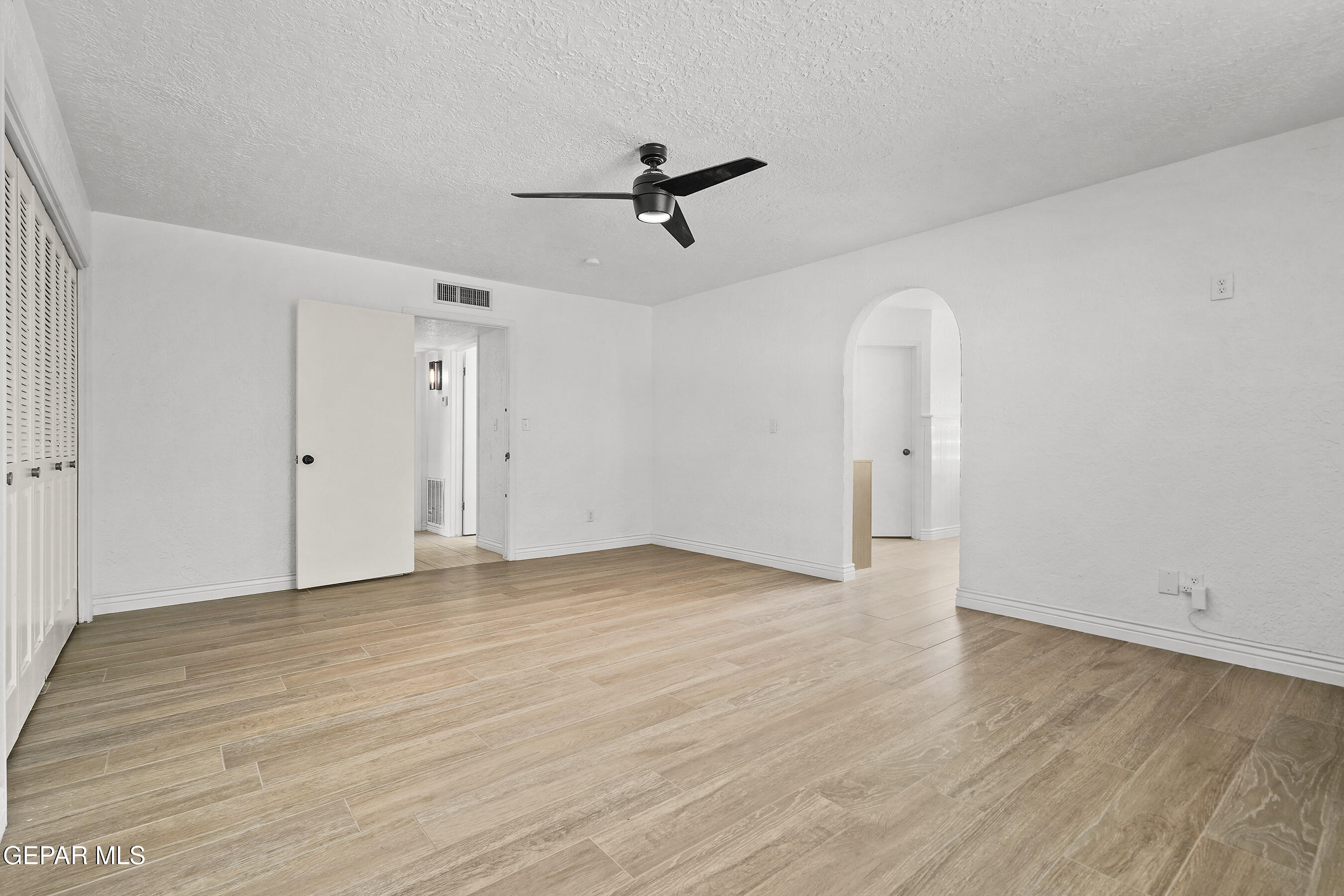 5233 White Oak Drive