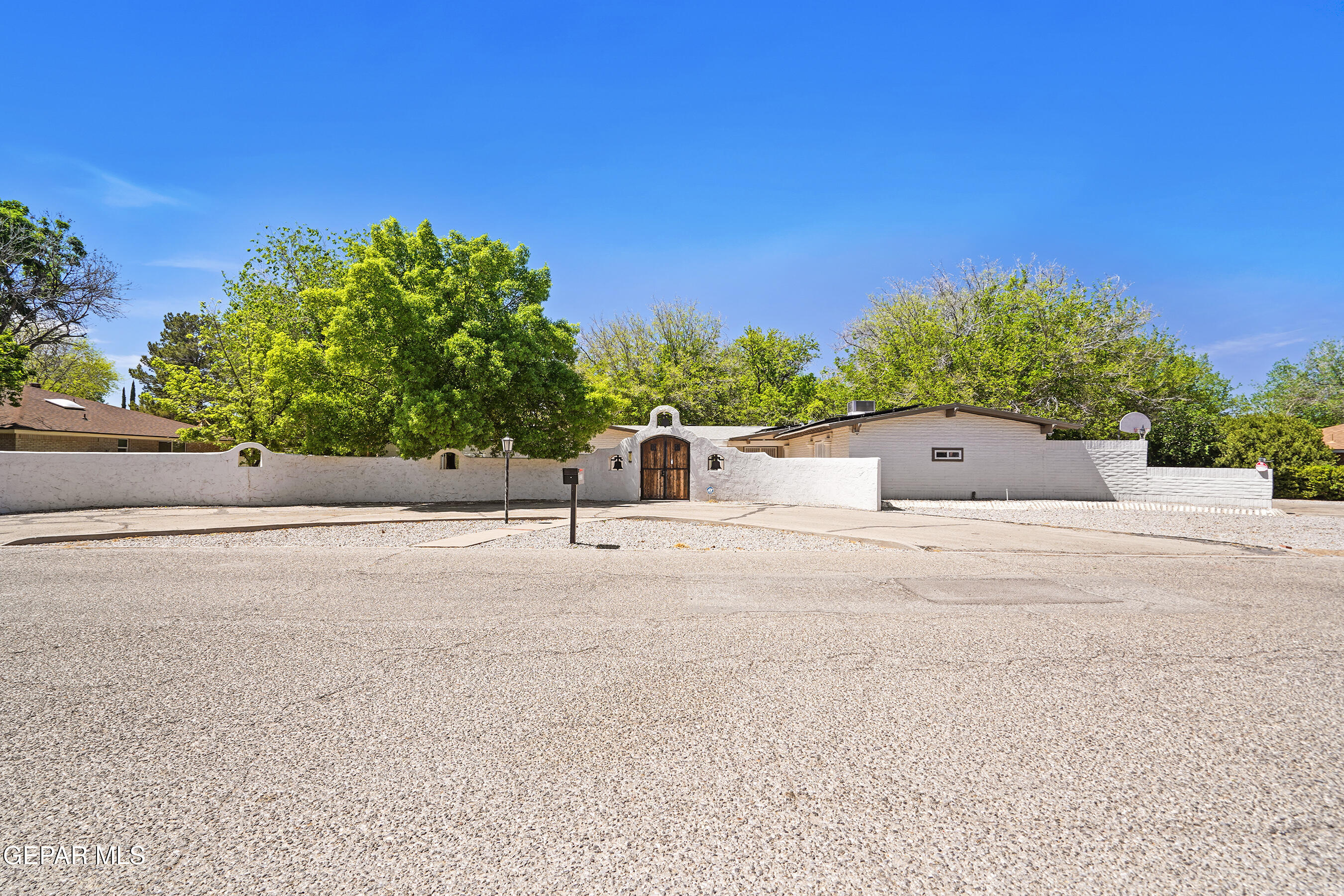 5233 White Oak Drive