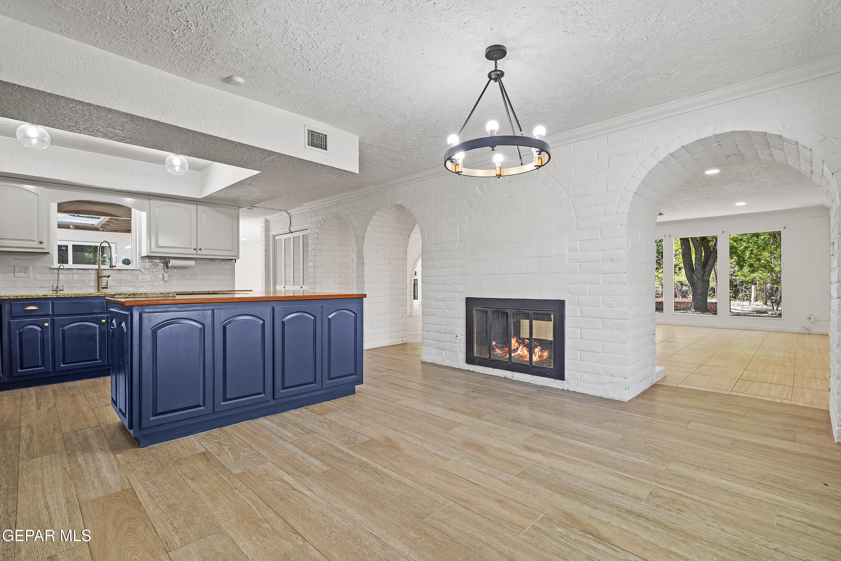 5233 White Oak Drive