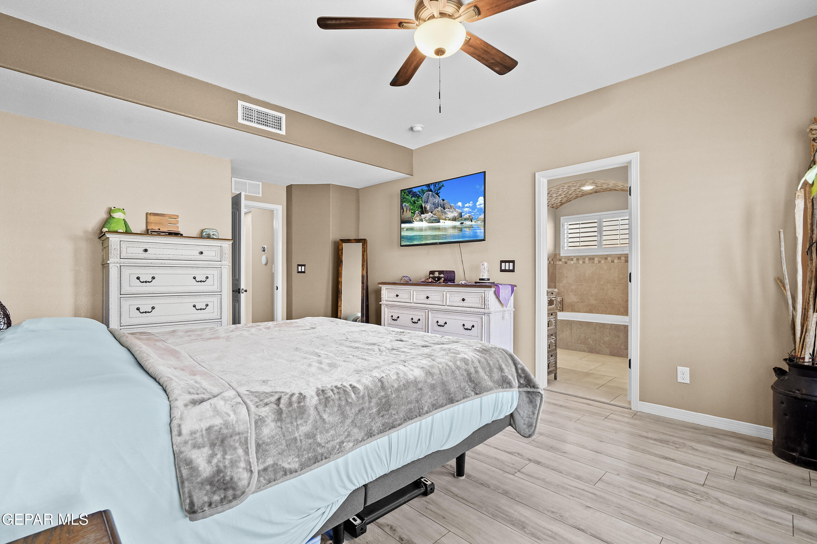 5433 ROBERTO AVALOS Court
