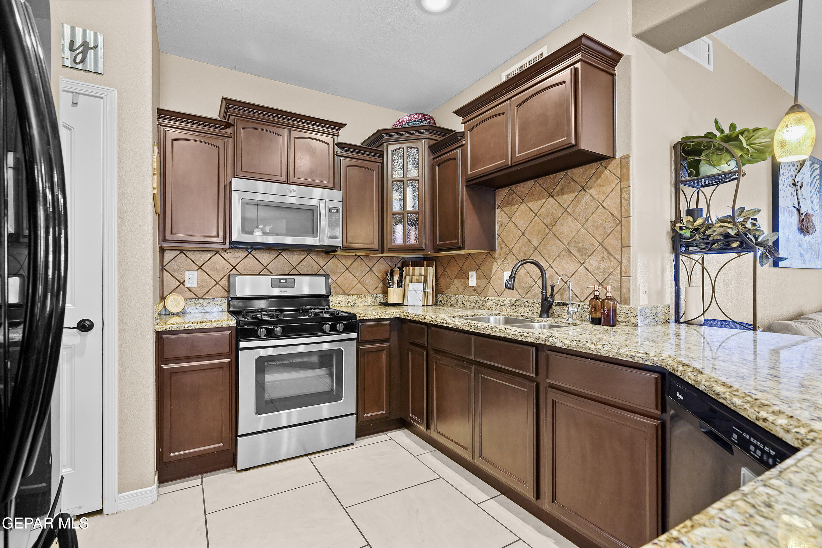 5433 ROBERTO AVALOS Court