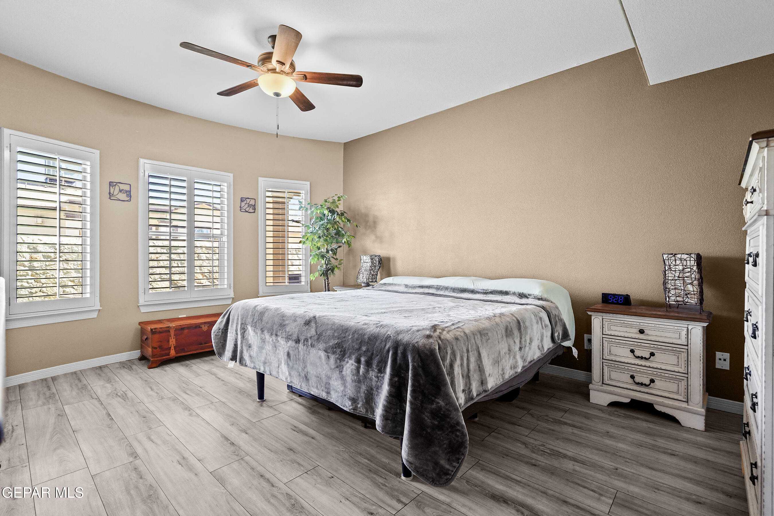 5433 ROBERTO AVALOS Court