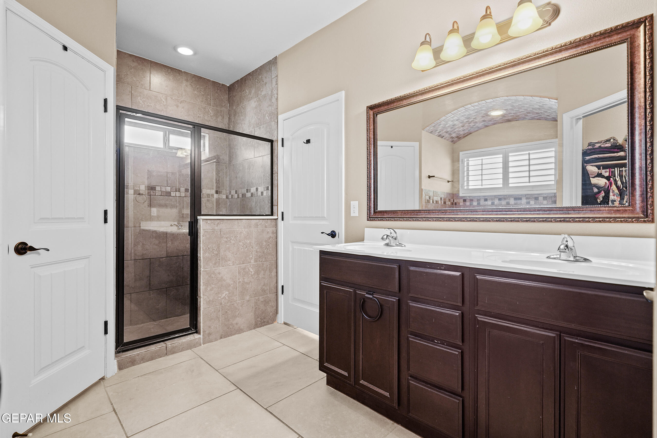 5433 ROBERTO AVALOS Court