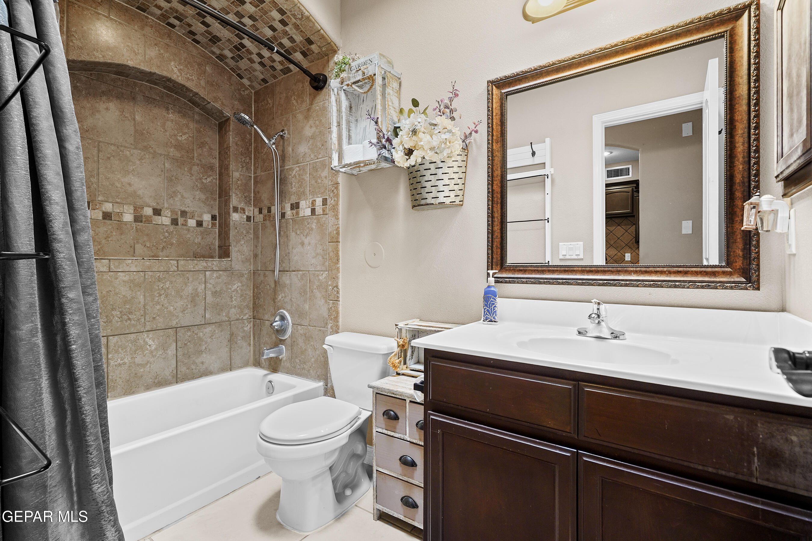 5433 ROBERTO AVALOS Court