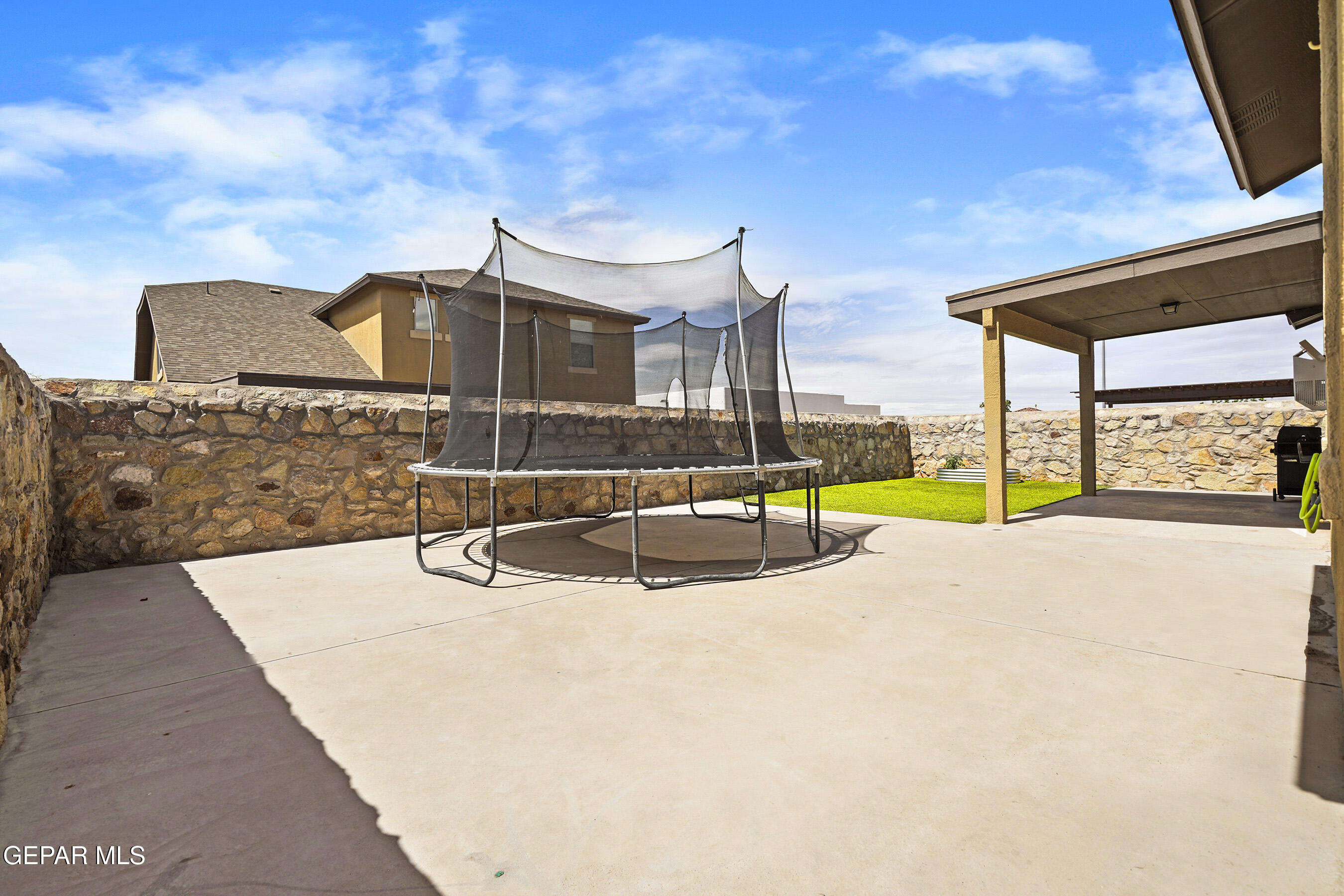7392 MEADOW SAGE