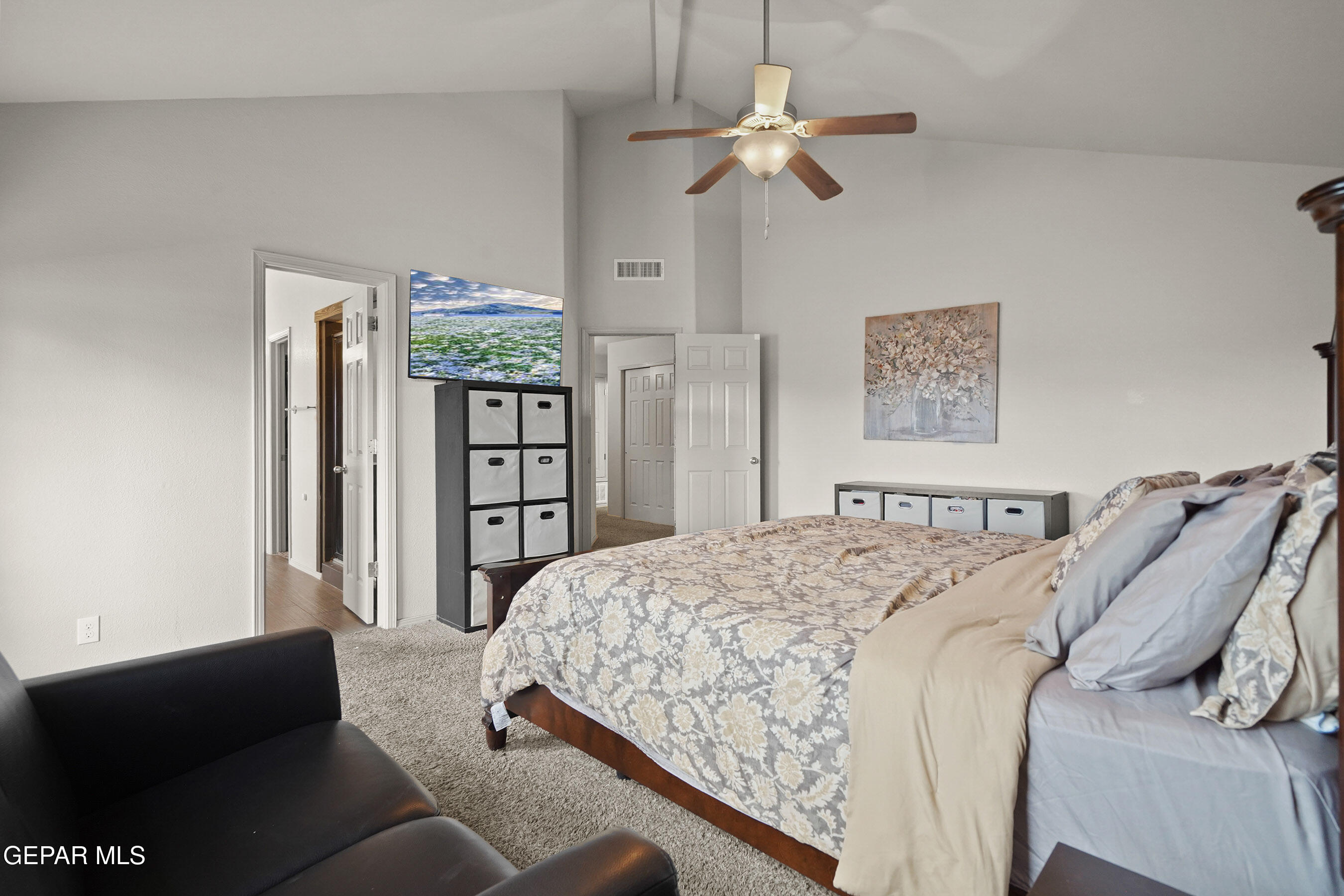 5017 MOON RANCH Lane