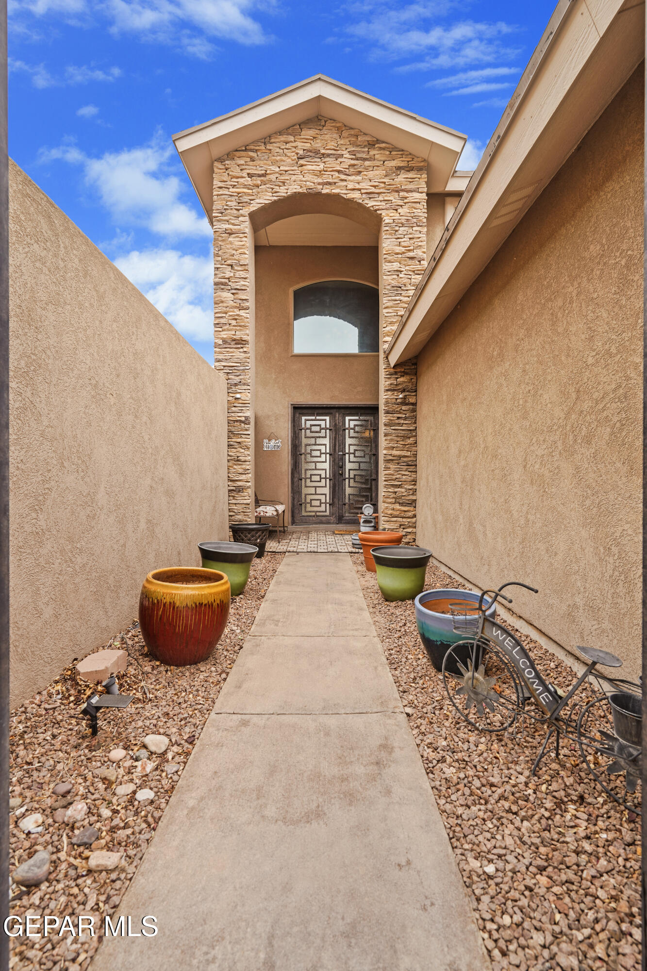 5017 MOON RANCH Lane