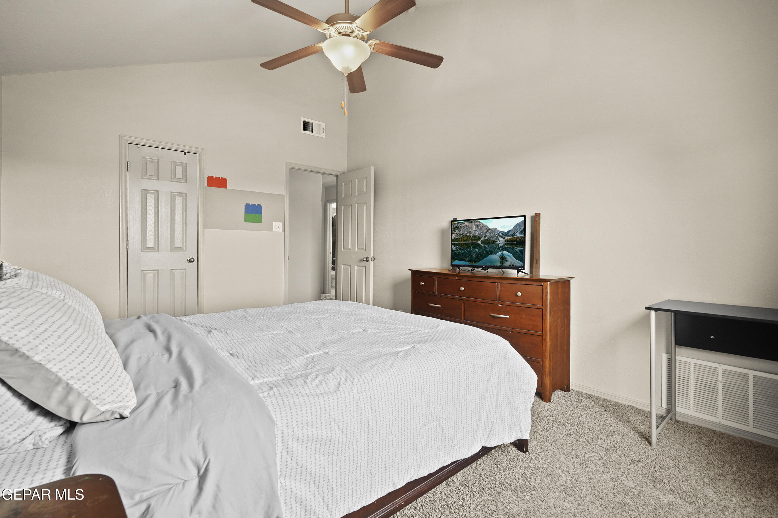 5017 MOON RANCH Lane