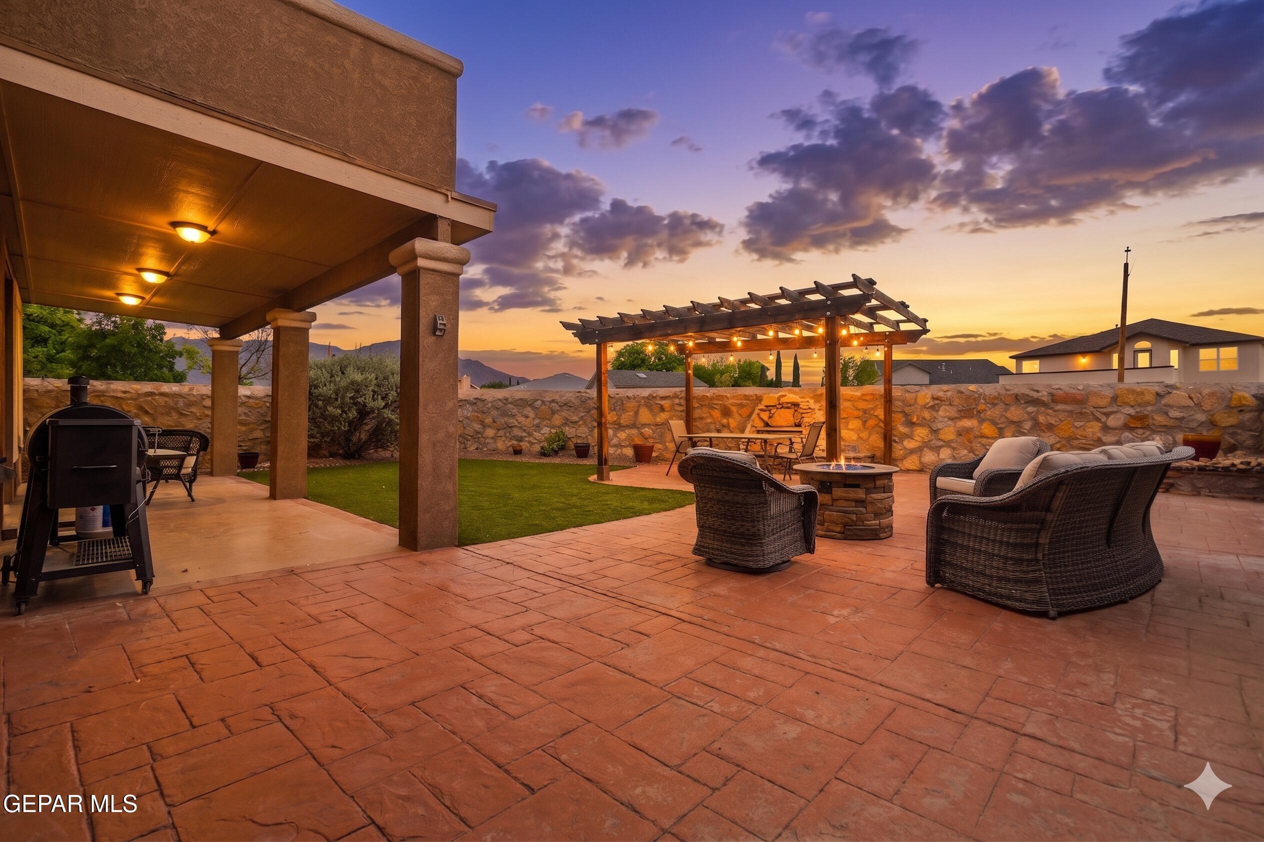5017 MOON RANCH Lane