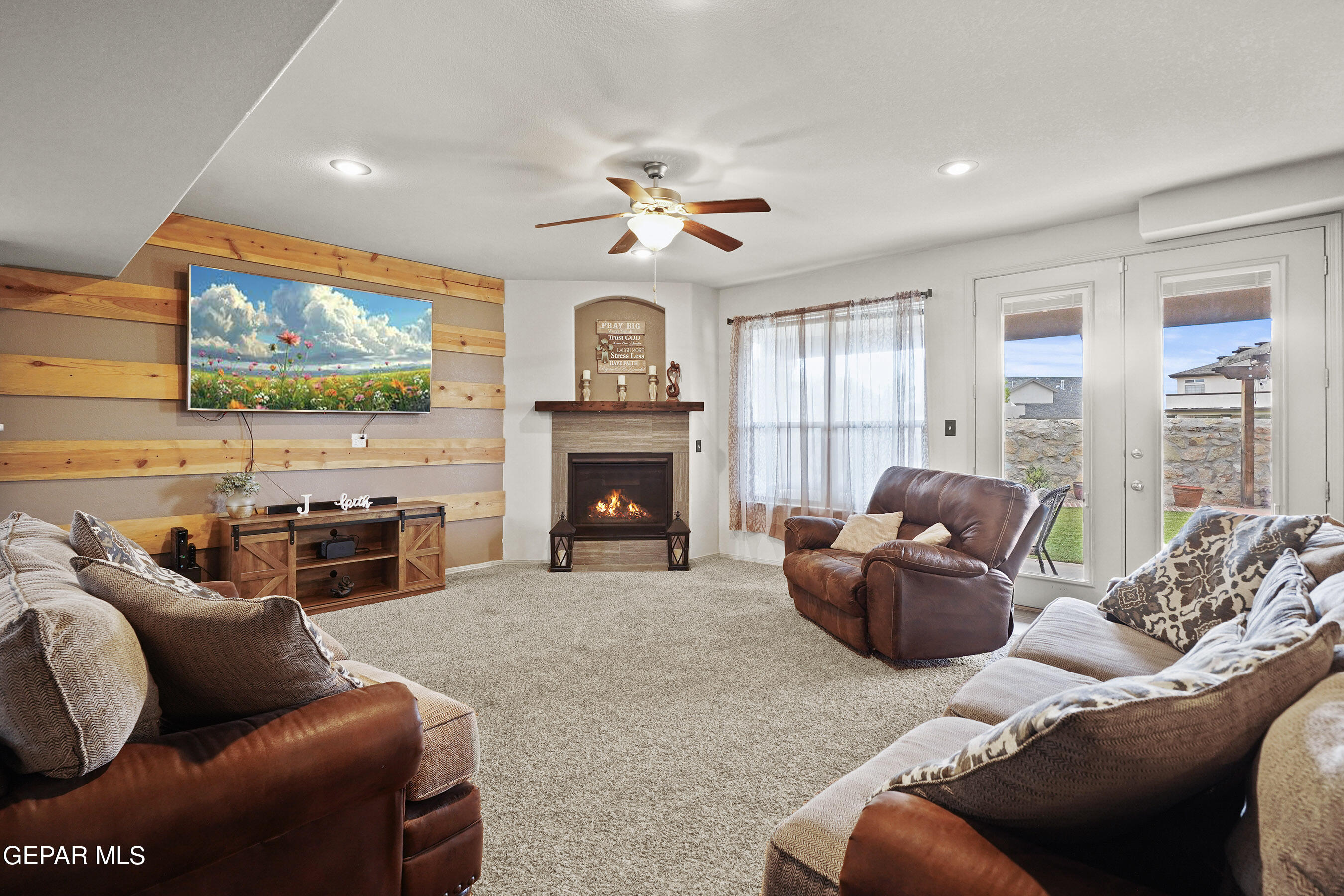 5017 MOON RANCH Lane