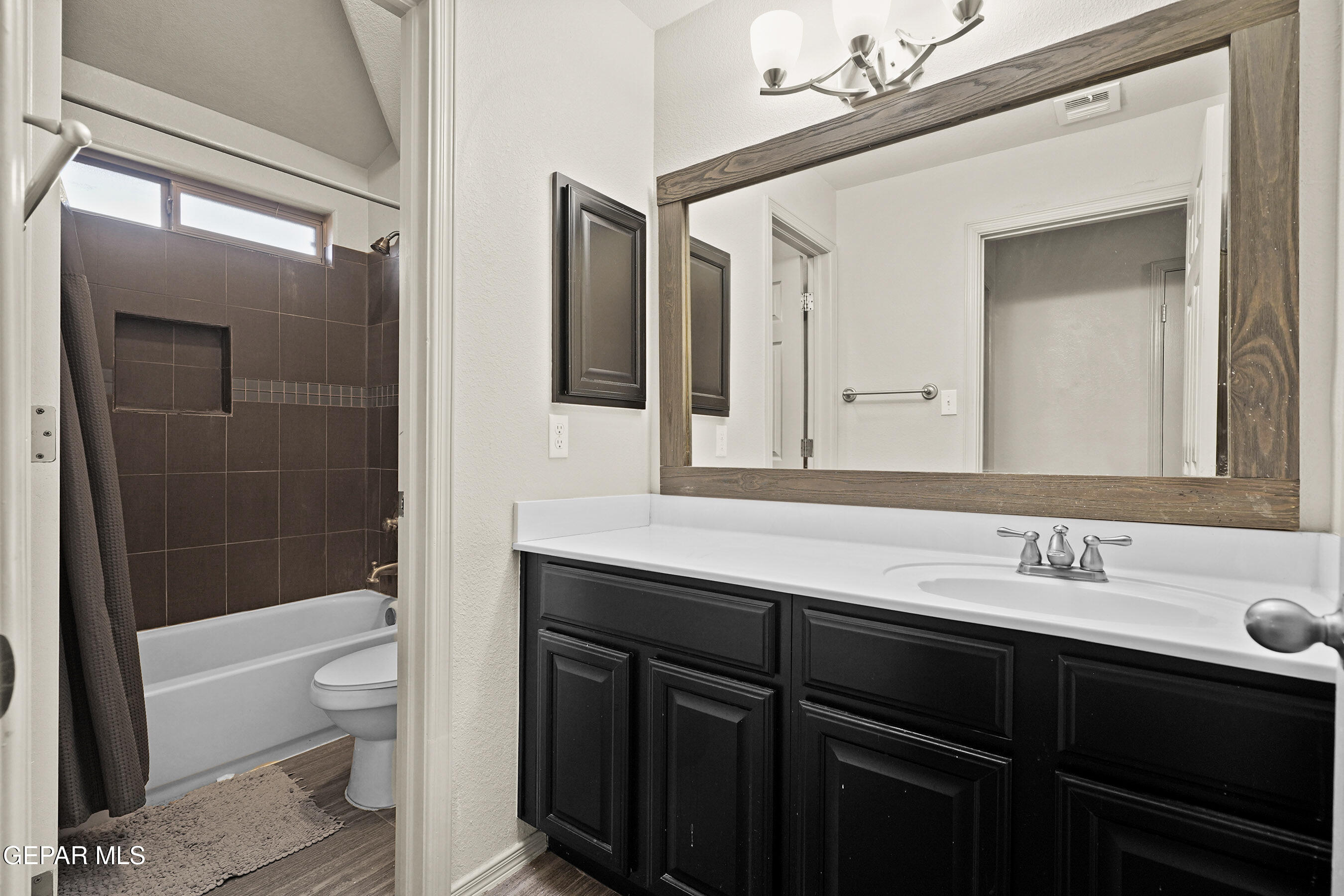 5017 MOON RANCH Lane