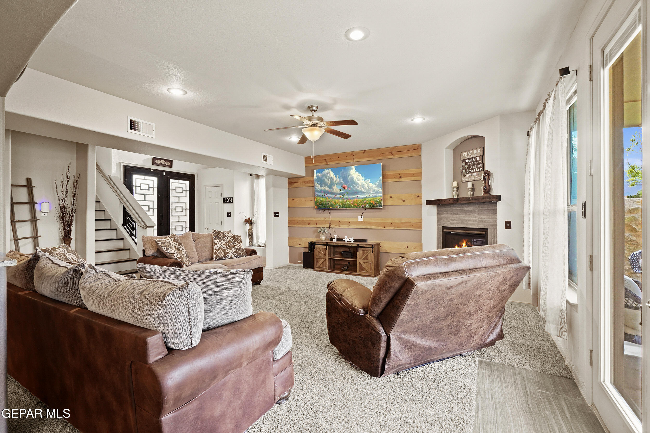 5017 MOON RANCH Lane