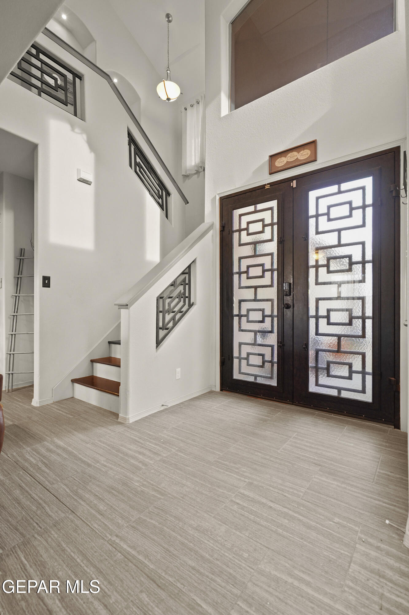 5017 MOON RANCH Lane