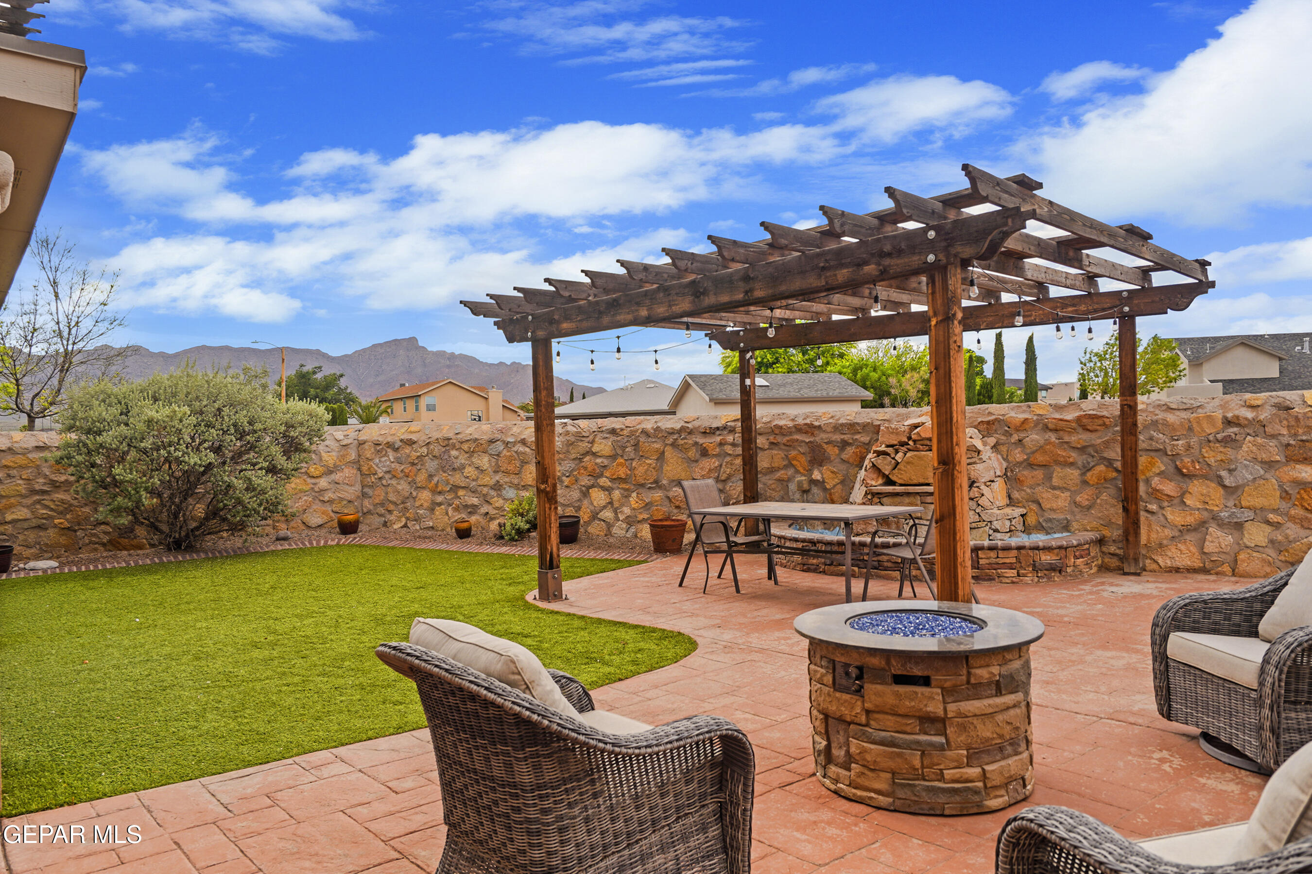 5017 MOON RANCH Lane