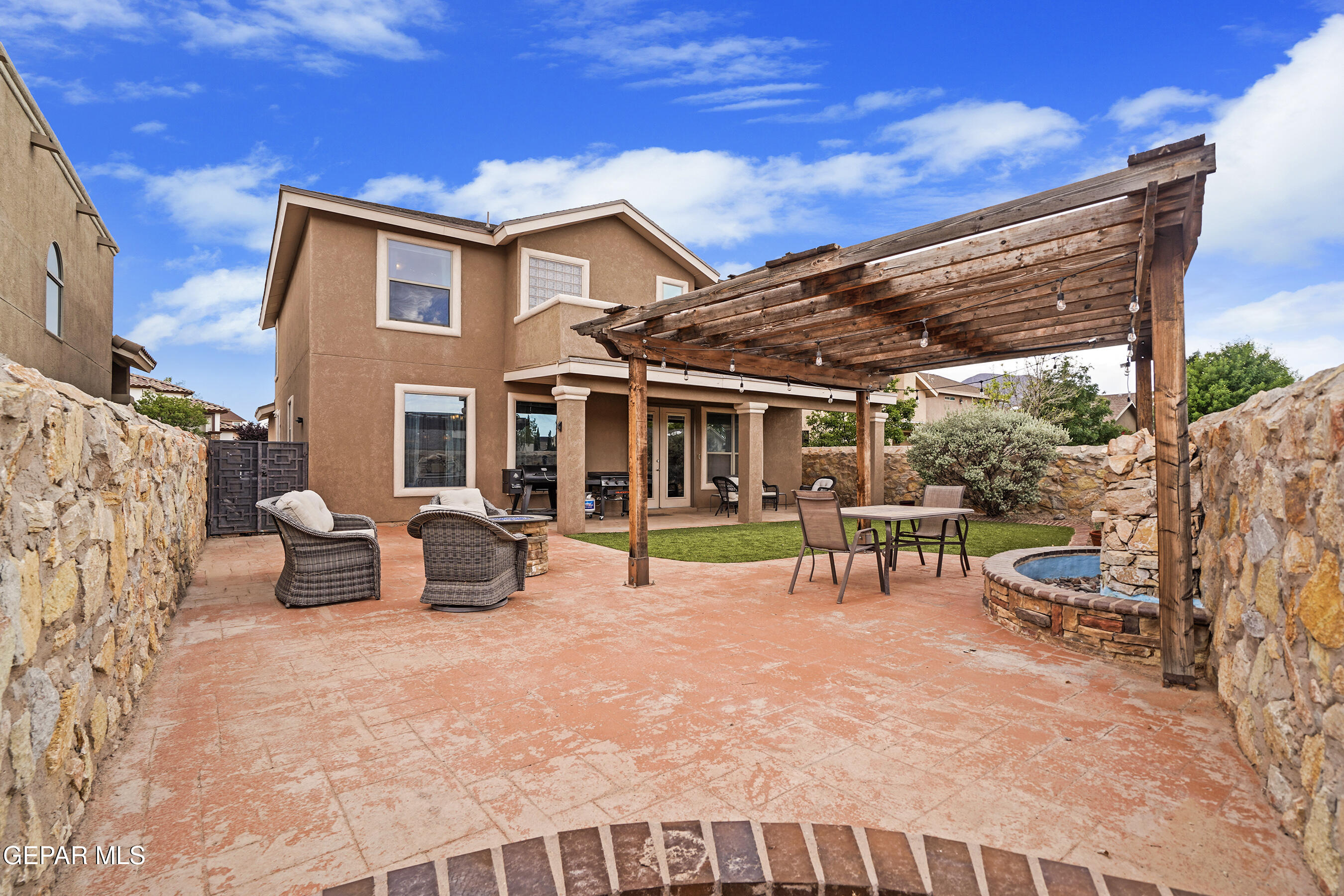 5017 MOON RANCH Lane