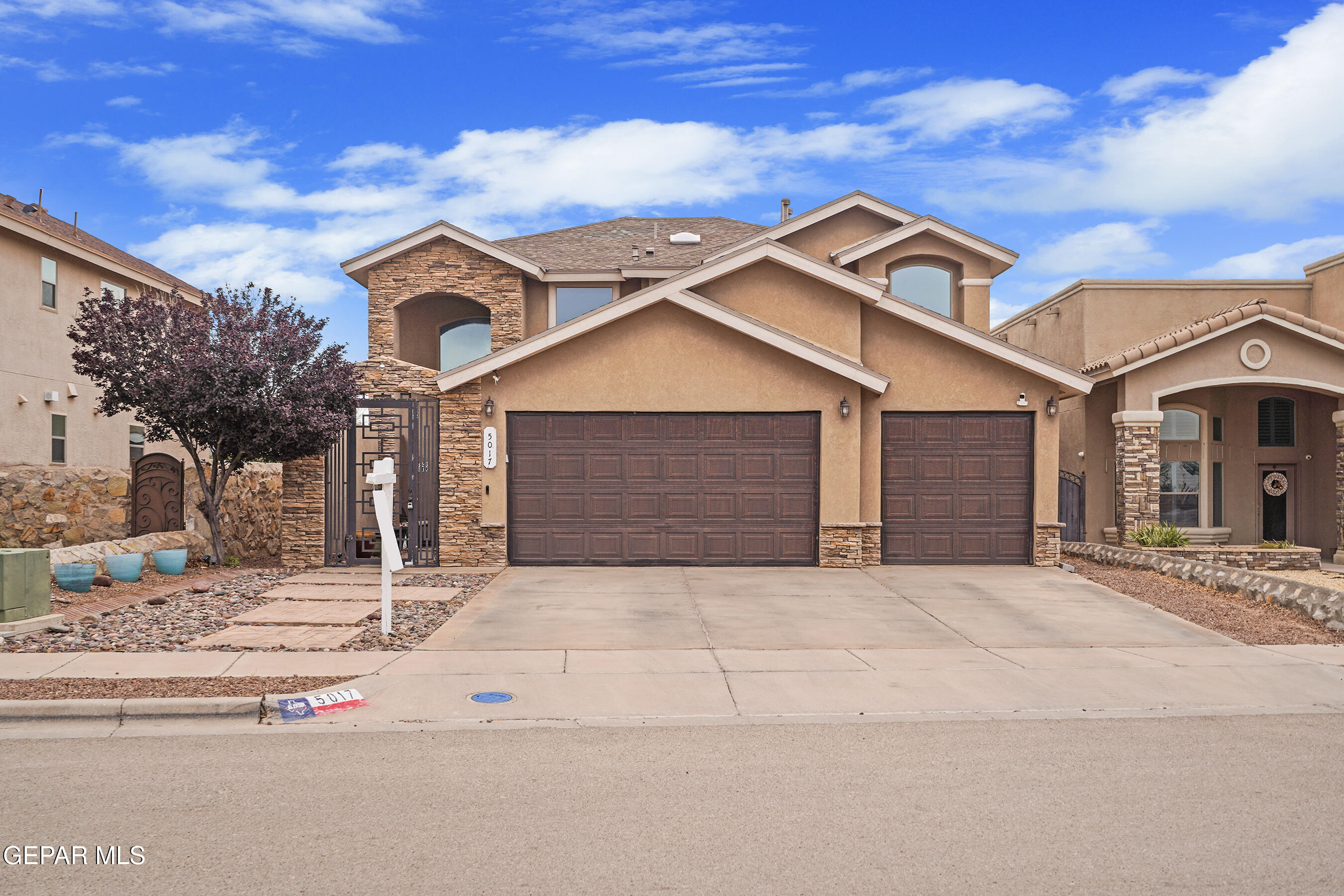 5017 MOON RANCH Lane