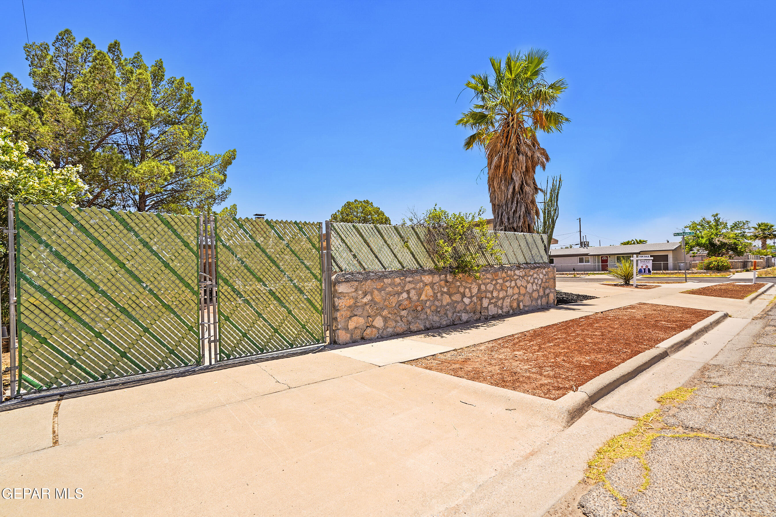 9501 MCINTOSH Drive