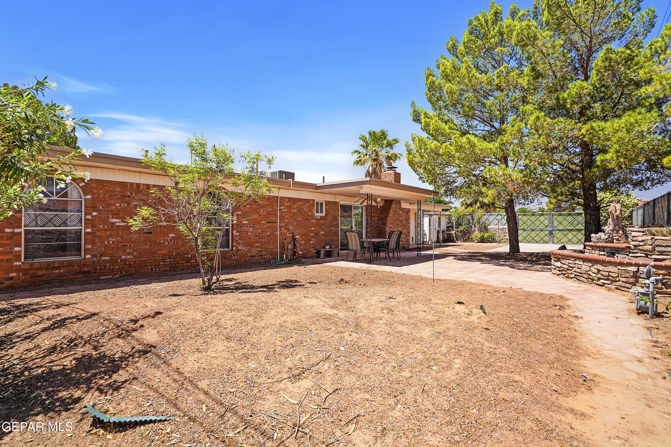 9501 MCINTOSH Drive