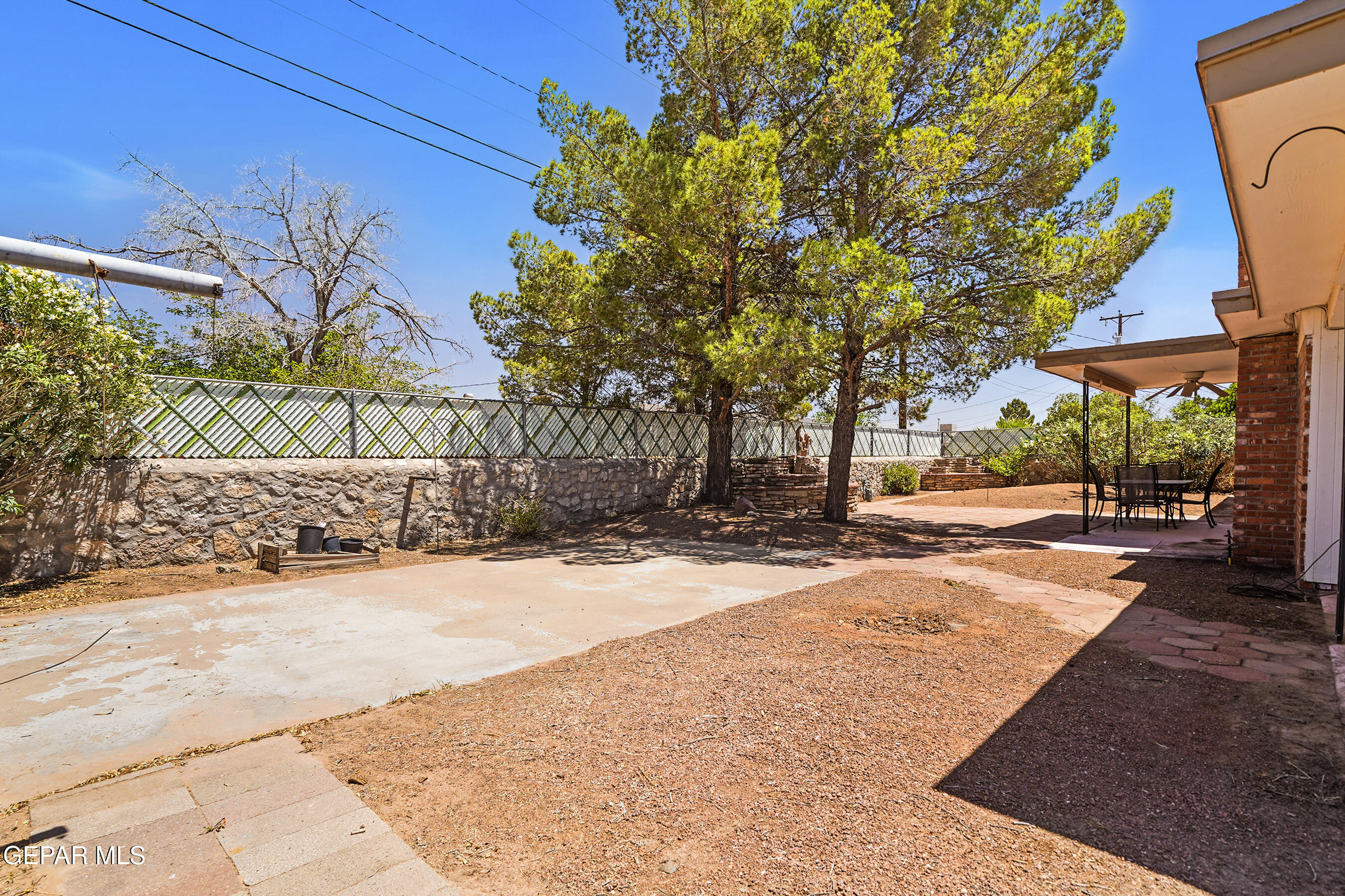 9501 MCINTOSH Drive