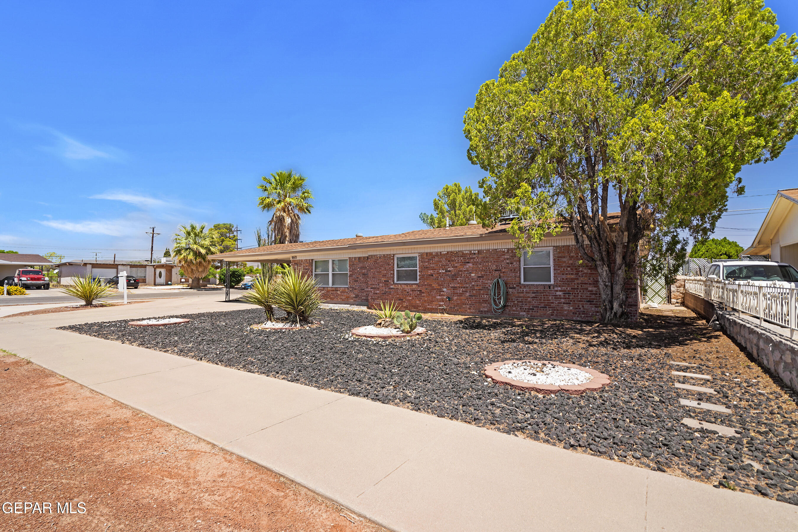 9501 MCINTOSH Drive