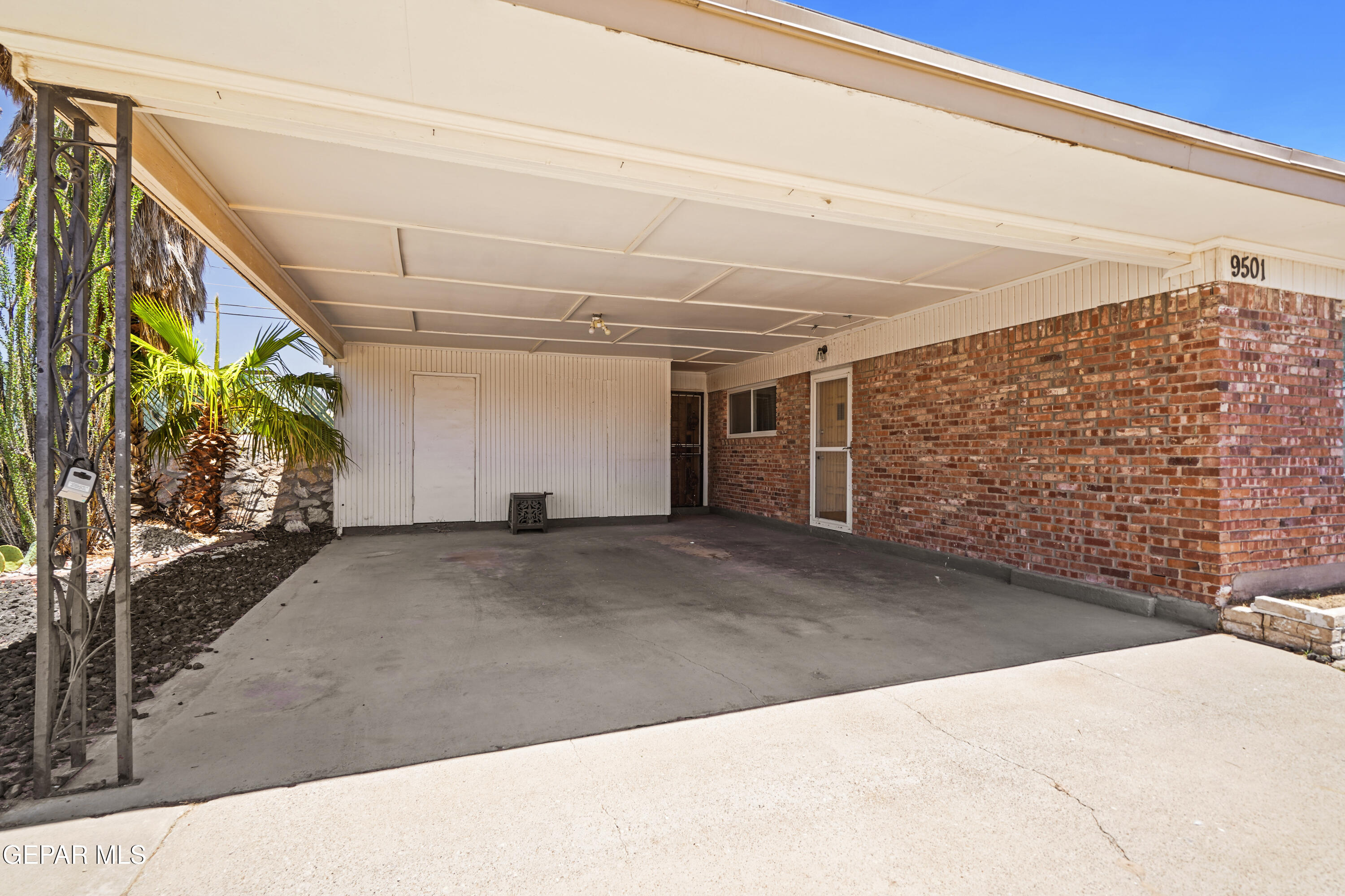 9501 MCINTOSH Drive