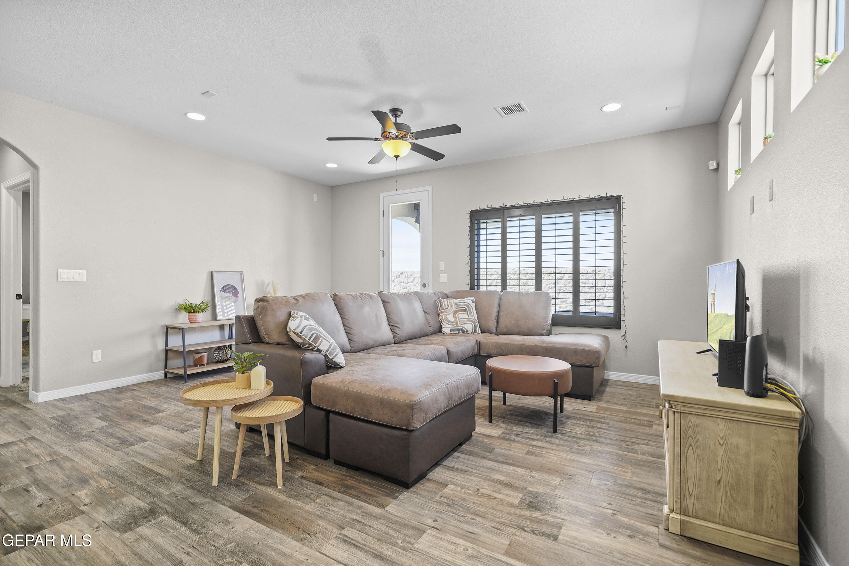 7257 LONG MEADOW Drive