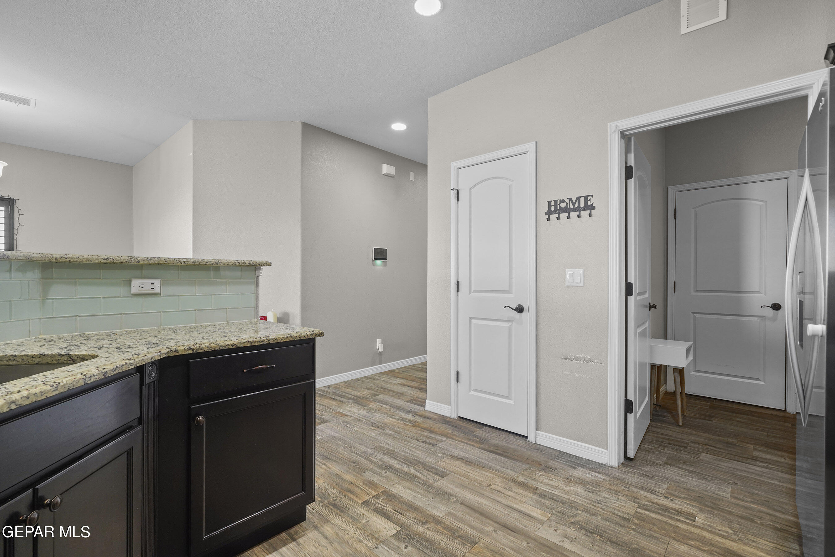 7257 LONG MEADOW Drive
