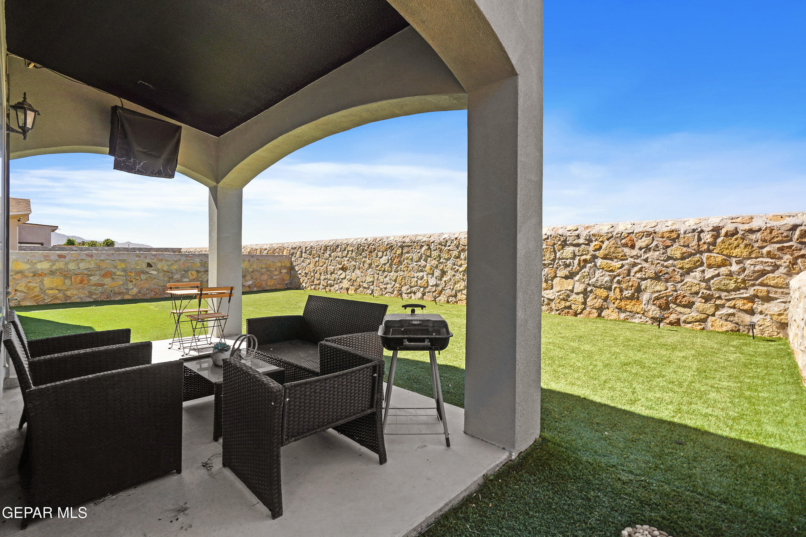 7257 LONG MEADOW Drive