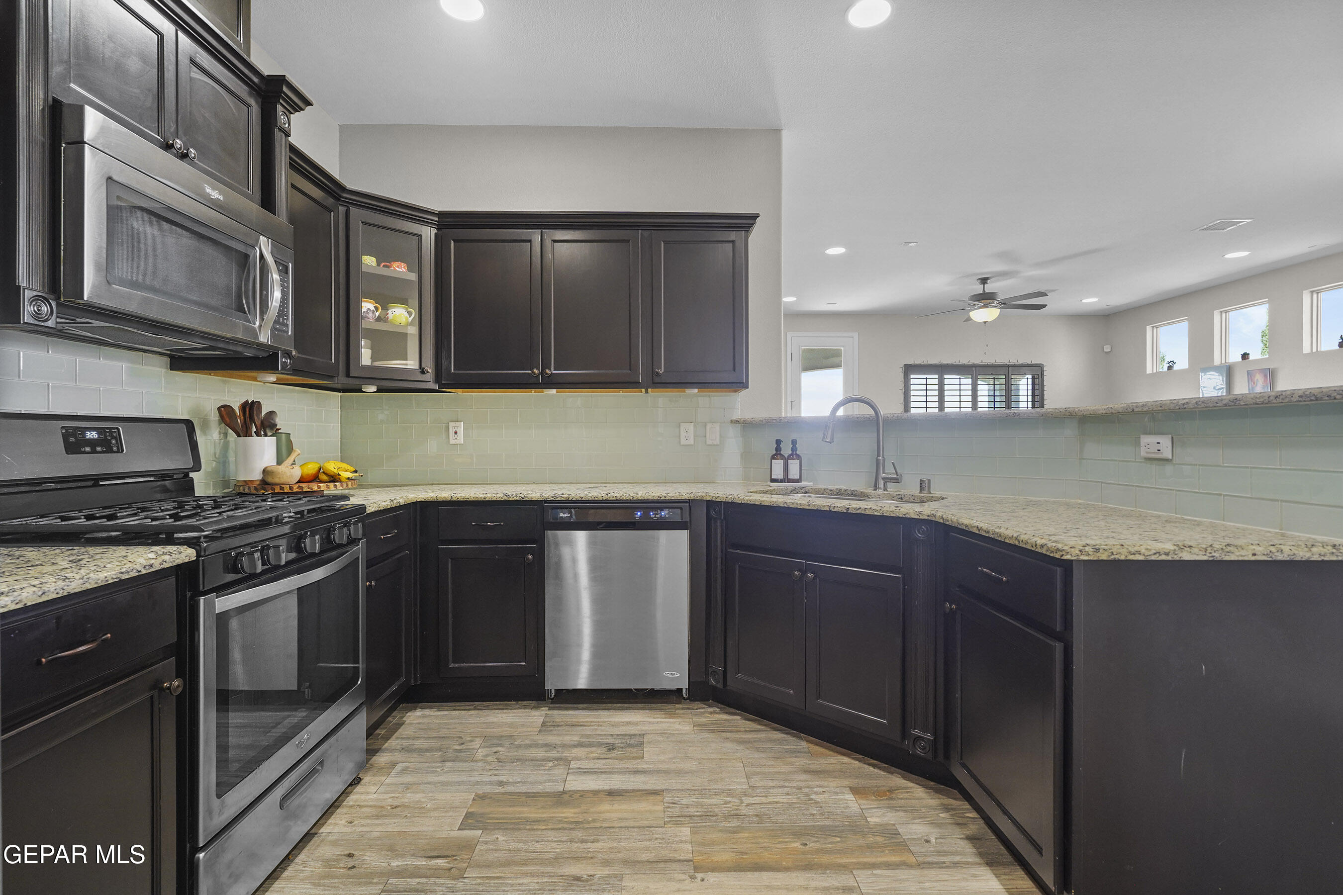 7257 LONG MEADOW Drive