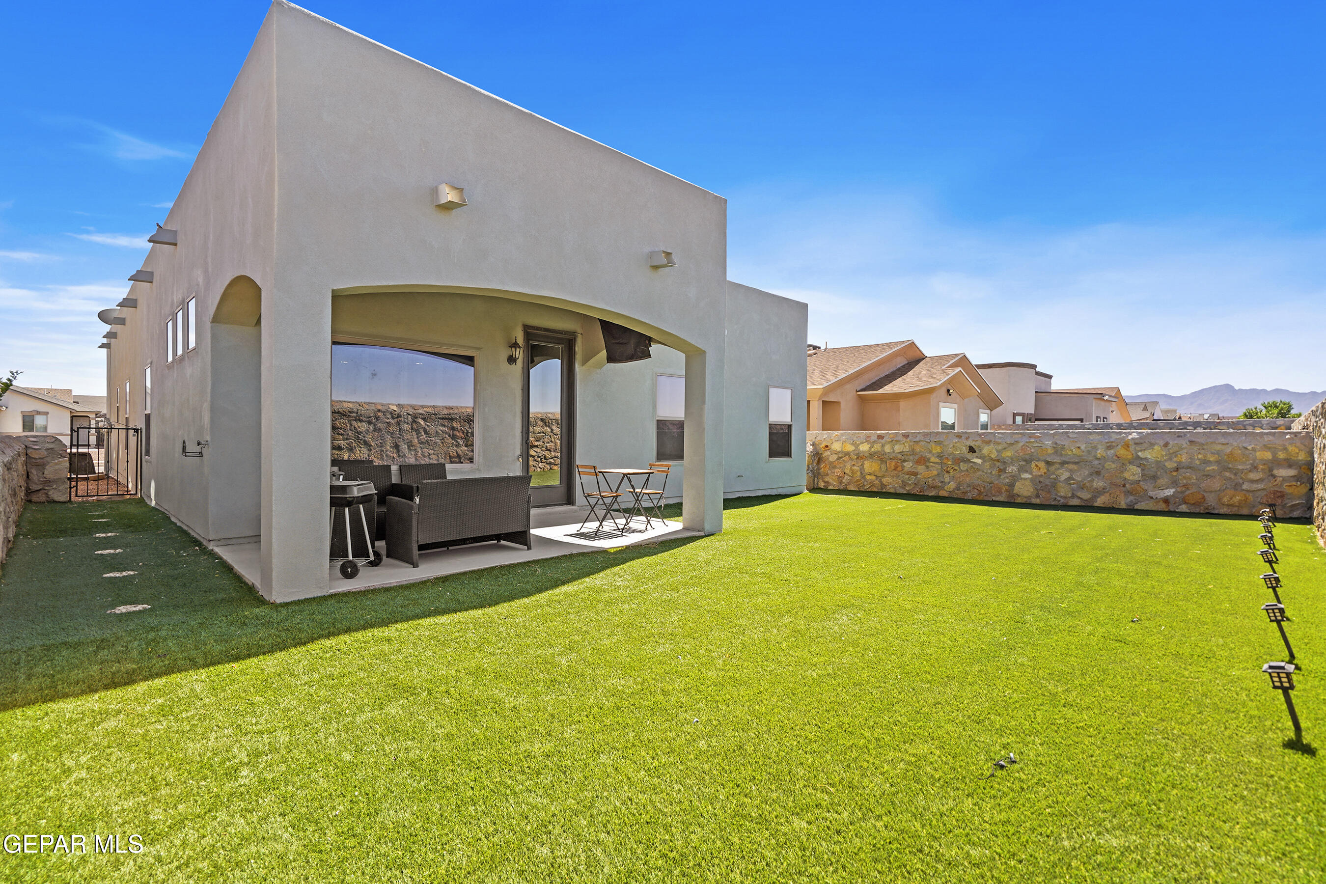 7257 LONG MEADOW Drive