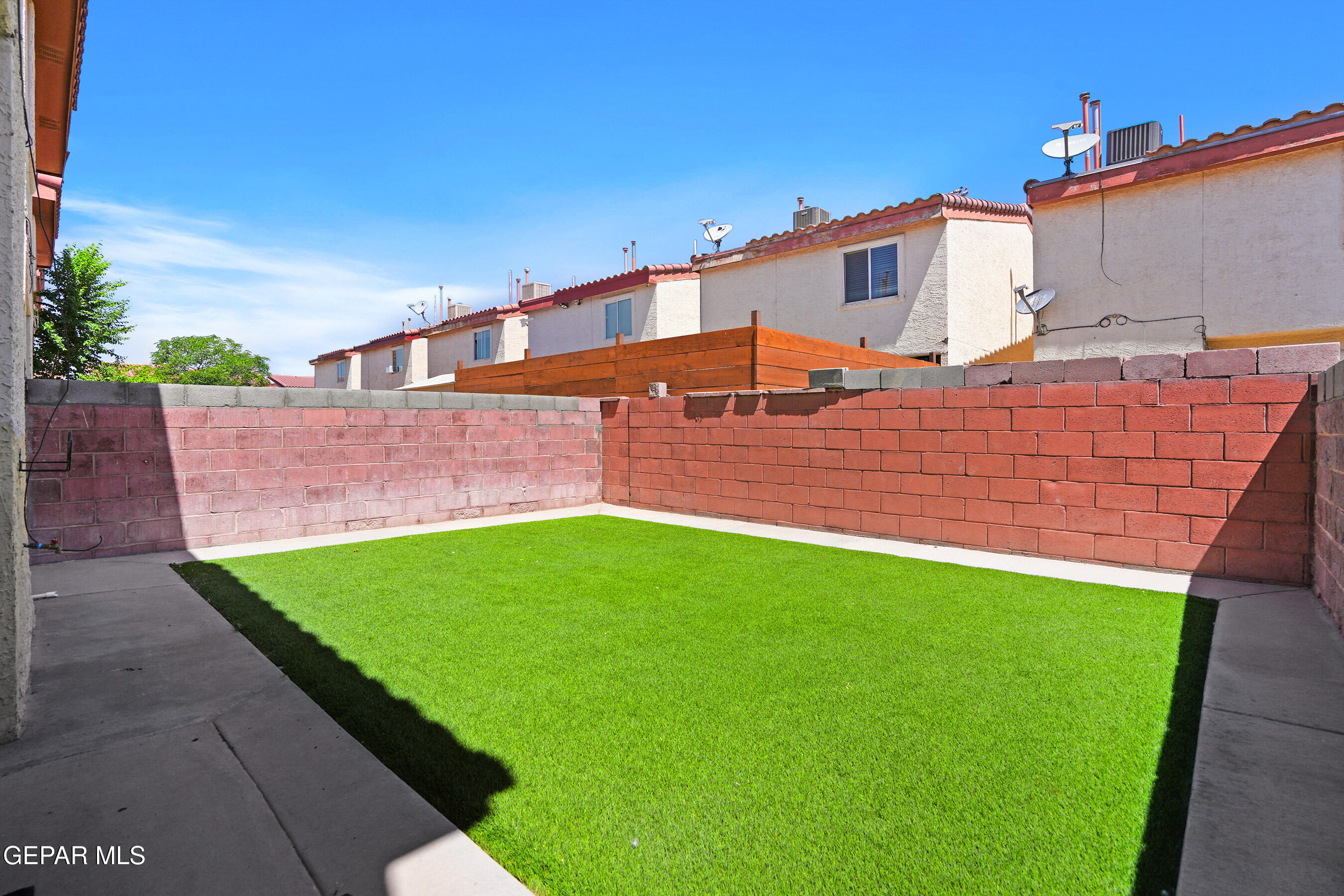 11023 SPLENDOR Court