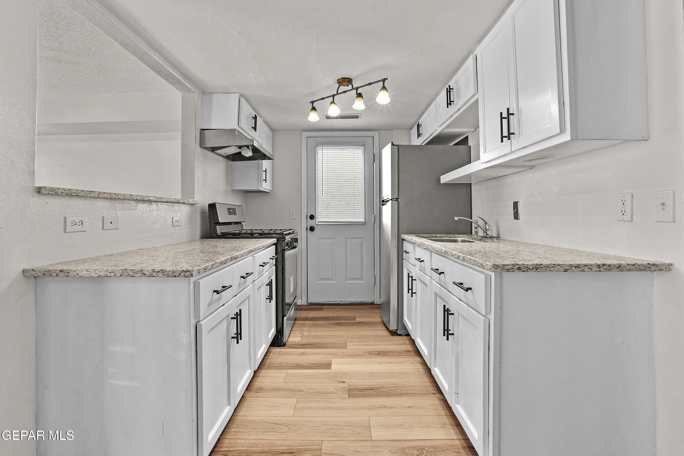 11023 SPLENDOR Court