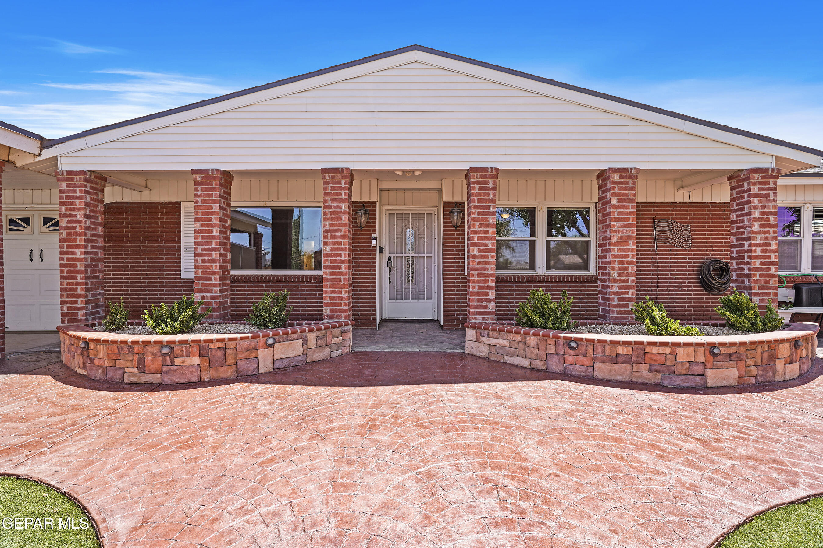 1300 SUNBURST Drive