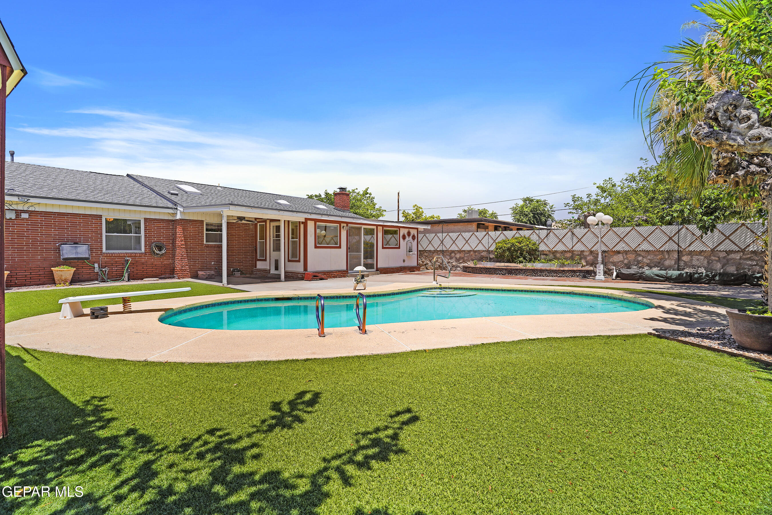1300 SUNBURST Drive