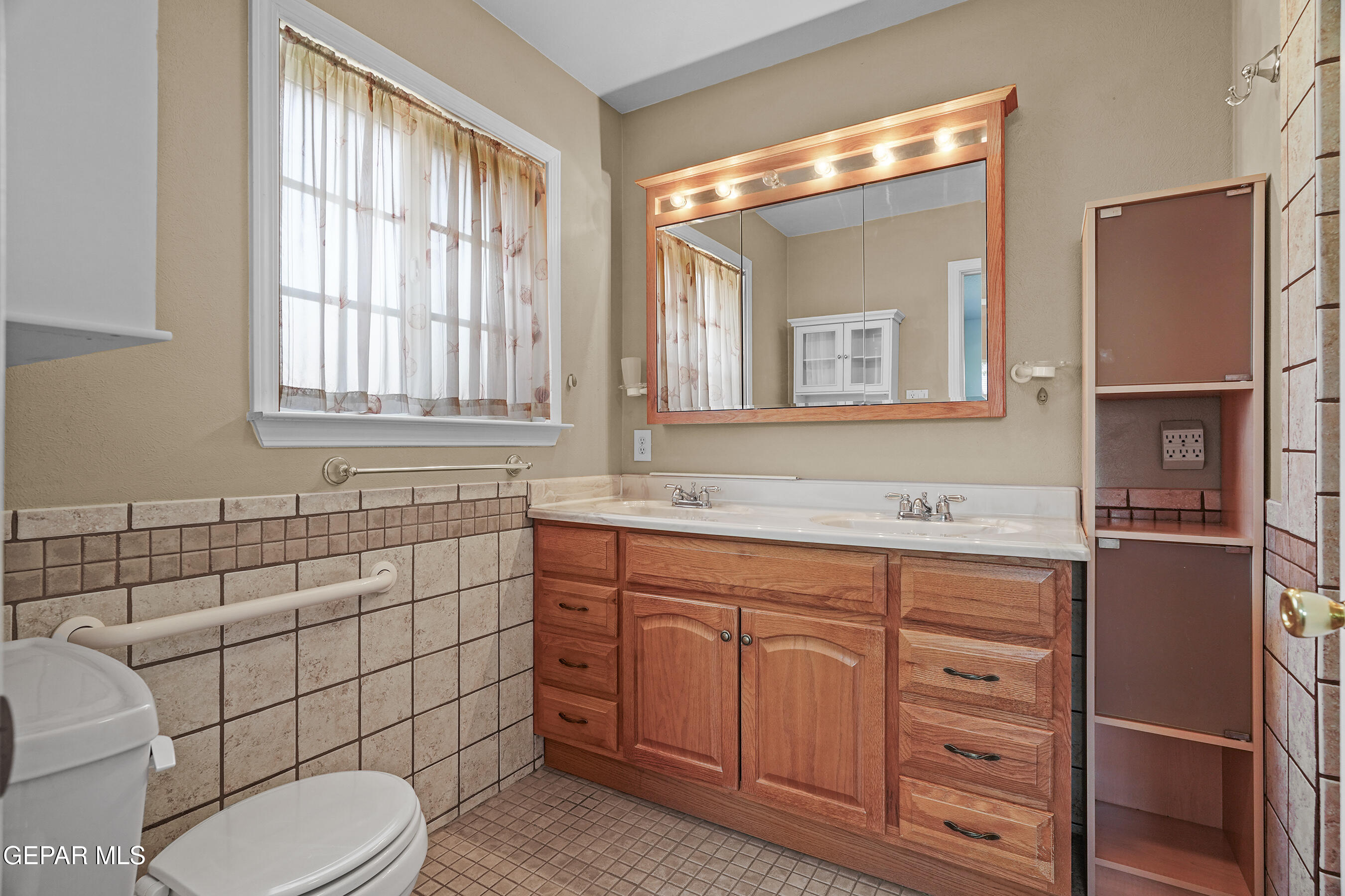 1300 SUNBURST Drive