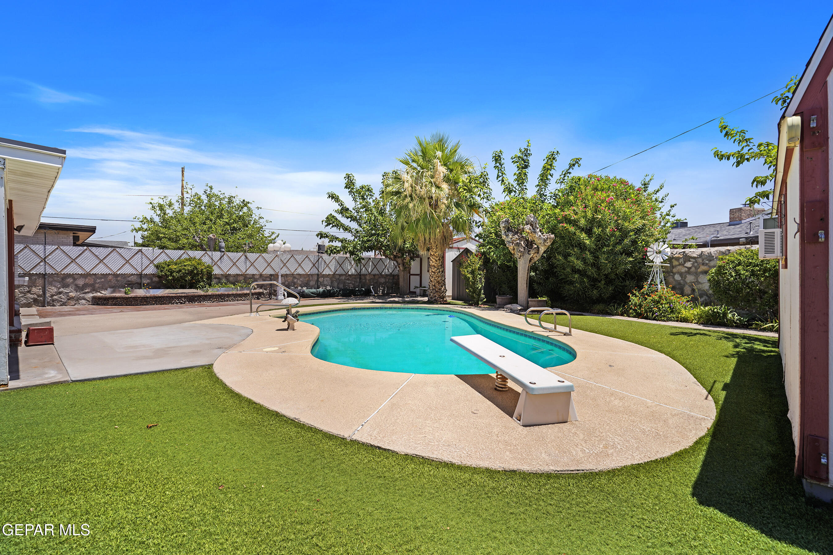 1300 SUNBURST Drive