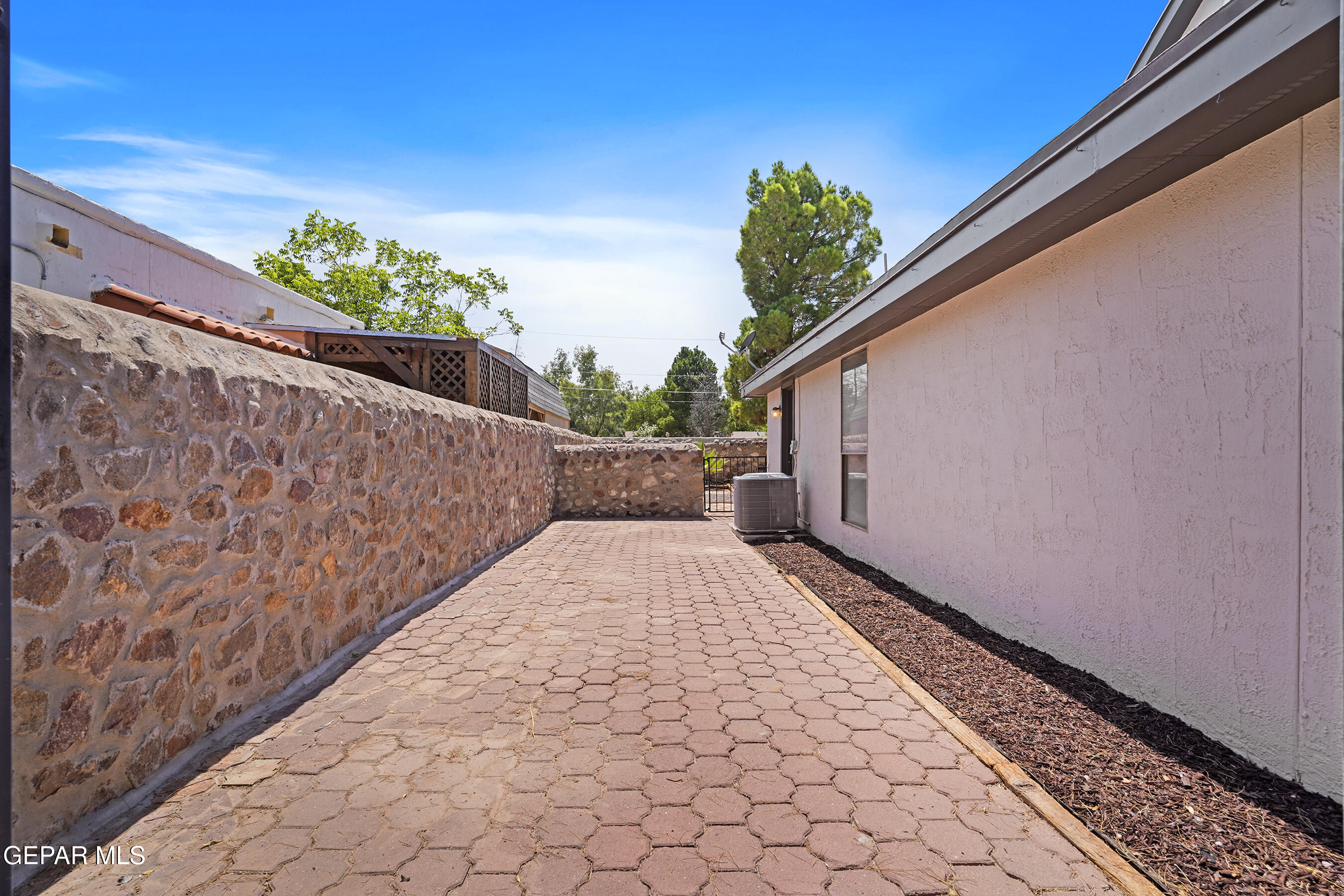 360 RIO ESTANCIA Drive