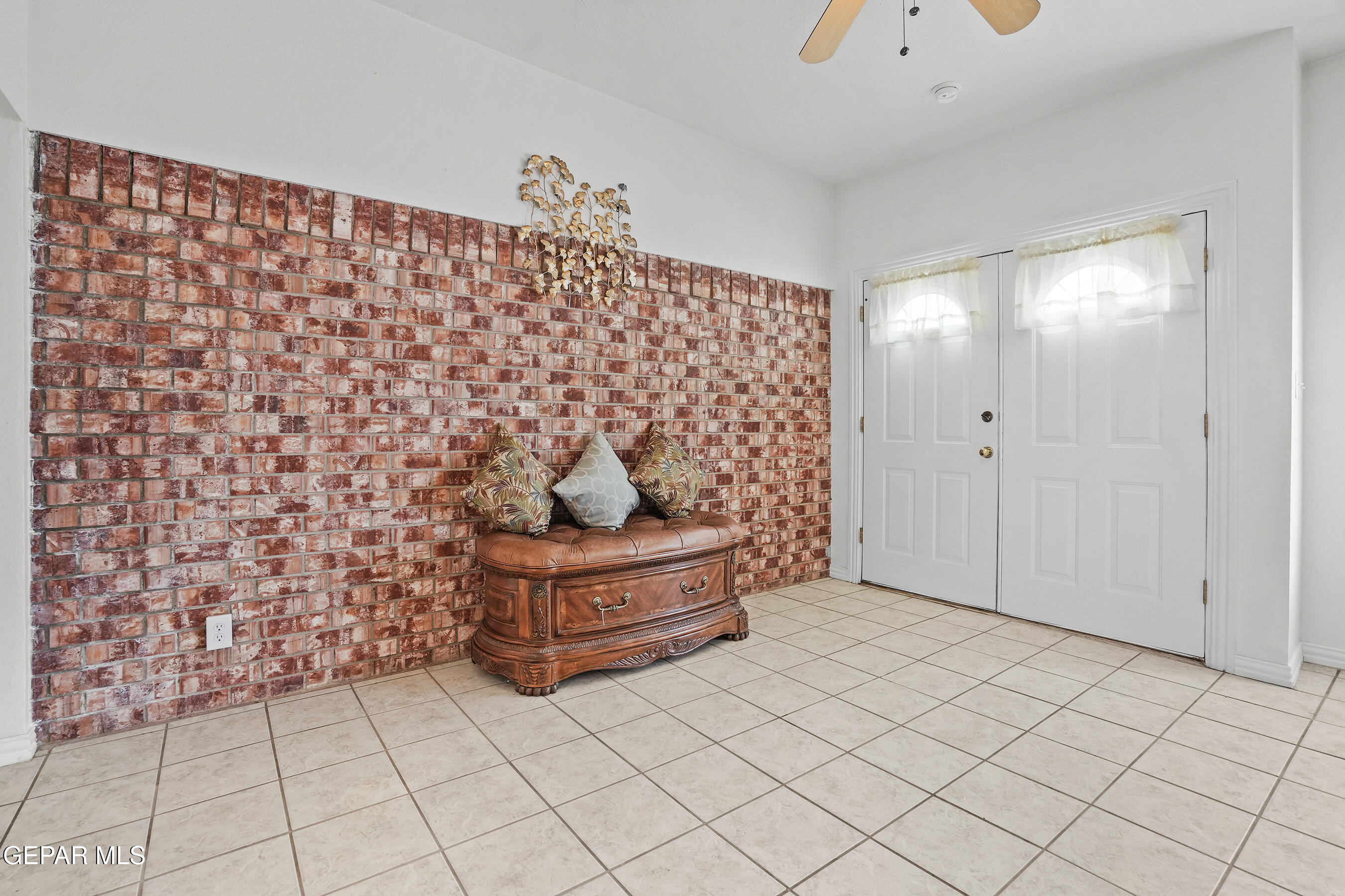 1273 SOUTHWESTERN Drive