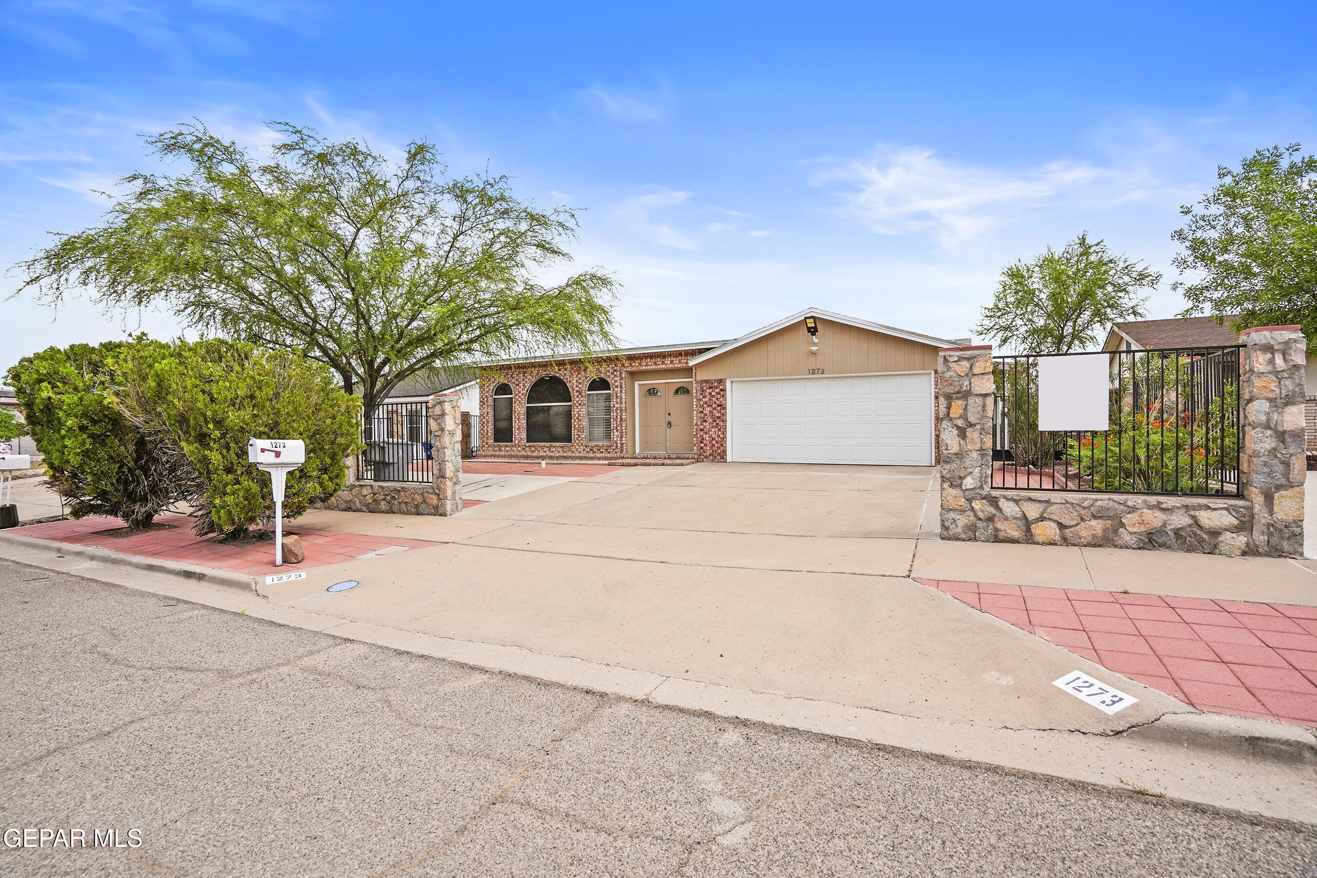 1273 SOUTHWESTERN Drive