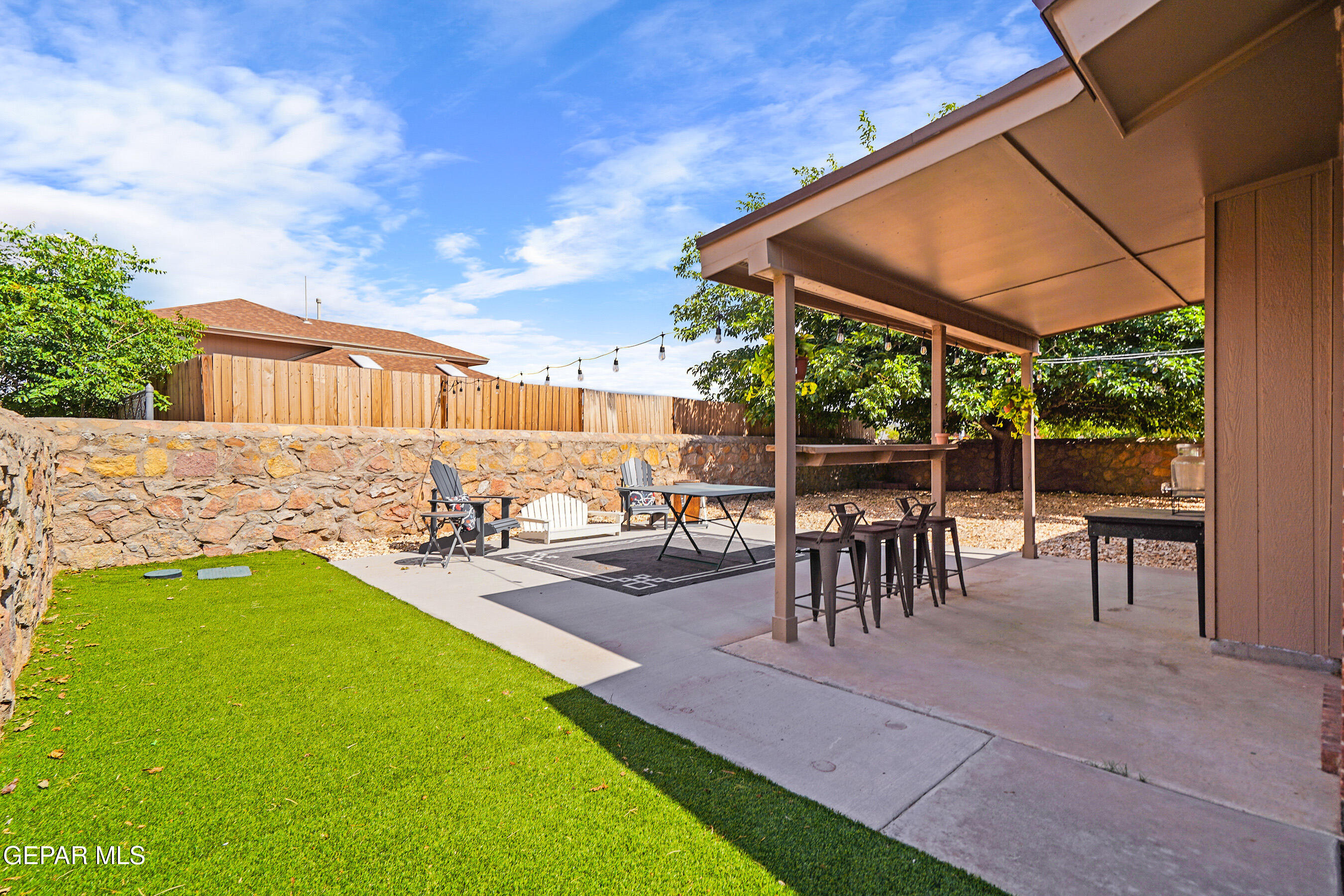 10900 ERNIE BANKS Drive