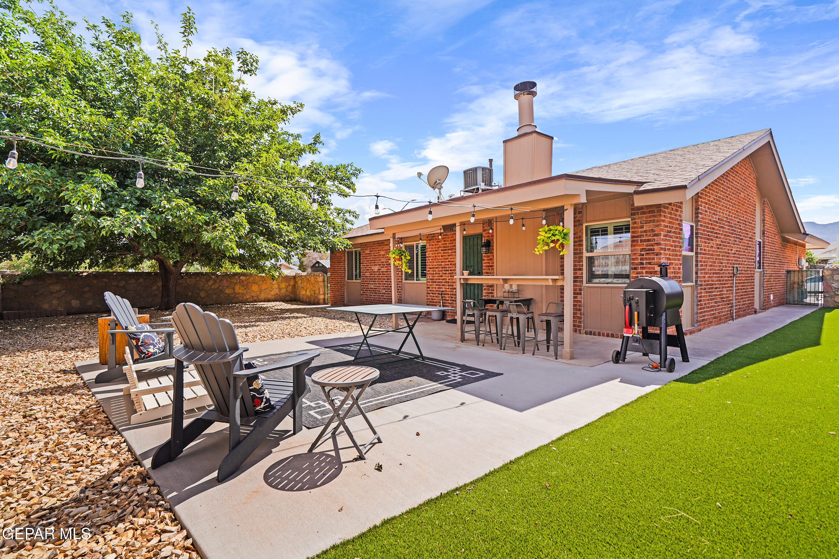 10900 ERNIE BANKS Drive