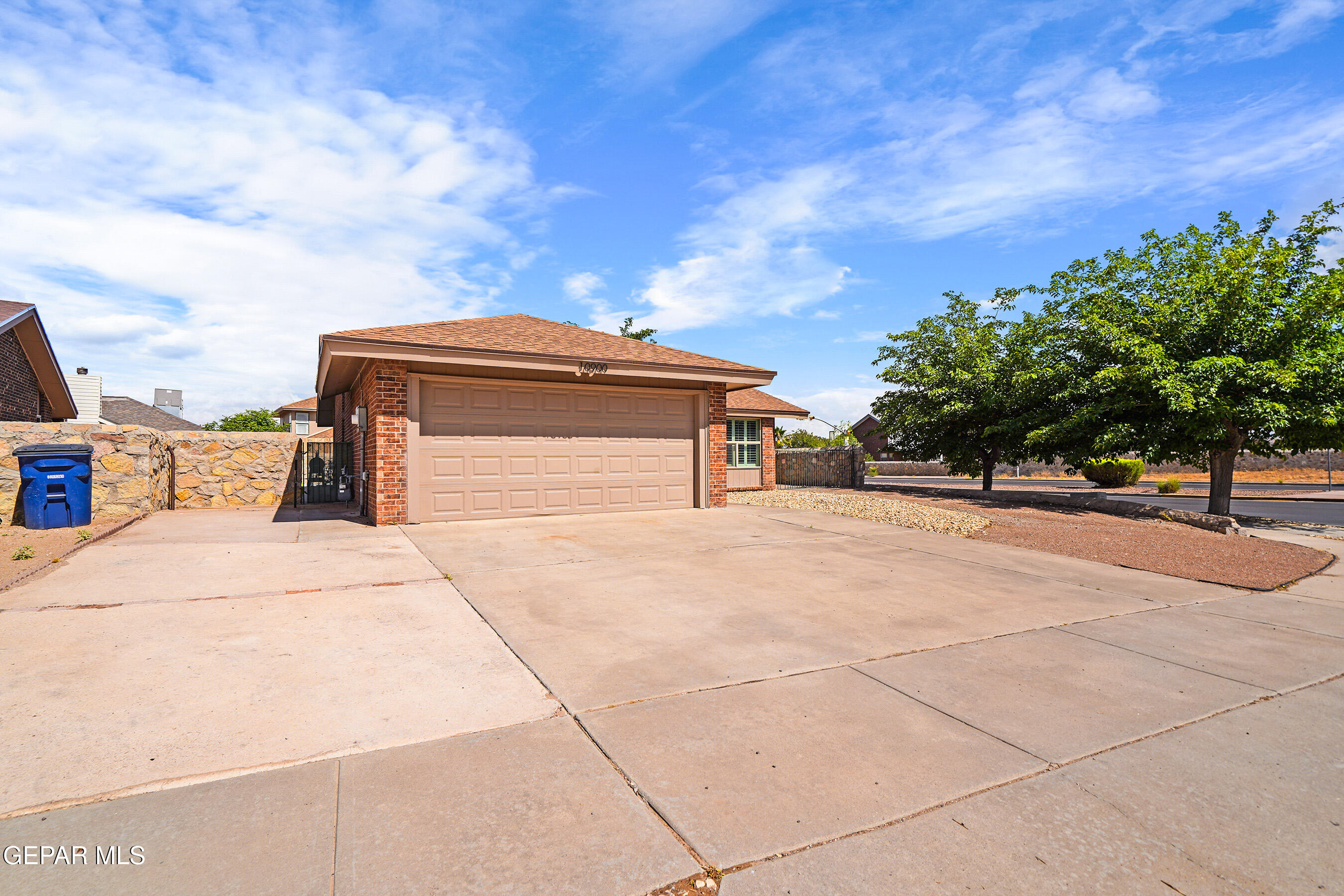 10900 ERNIE BANKS Drive